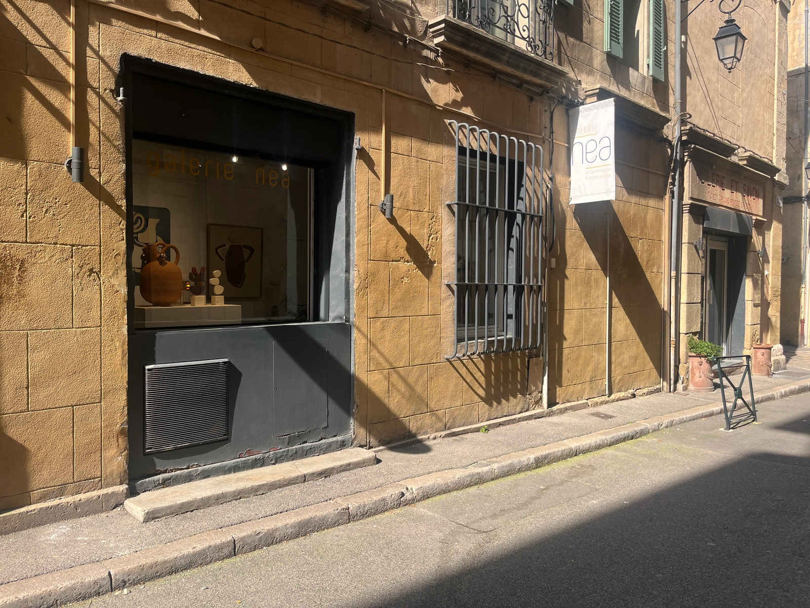 Space Art gallery in the heart of Aix-en-Provence - 1