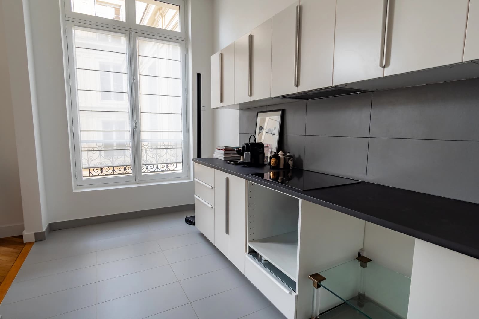 Espace Logement esprit galerie d'art sous une belle verrière - 4