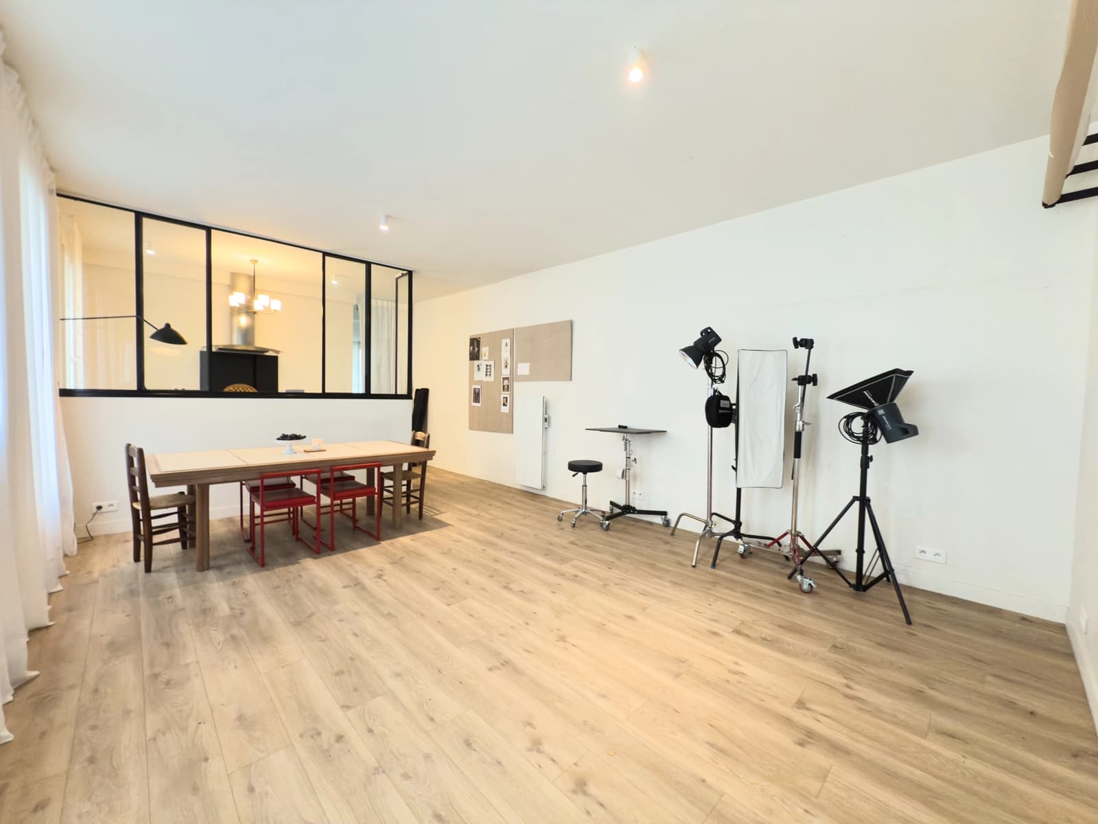 Space A bright, minimalist photo studio - 1