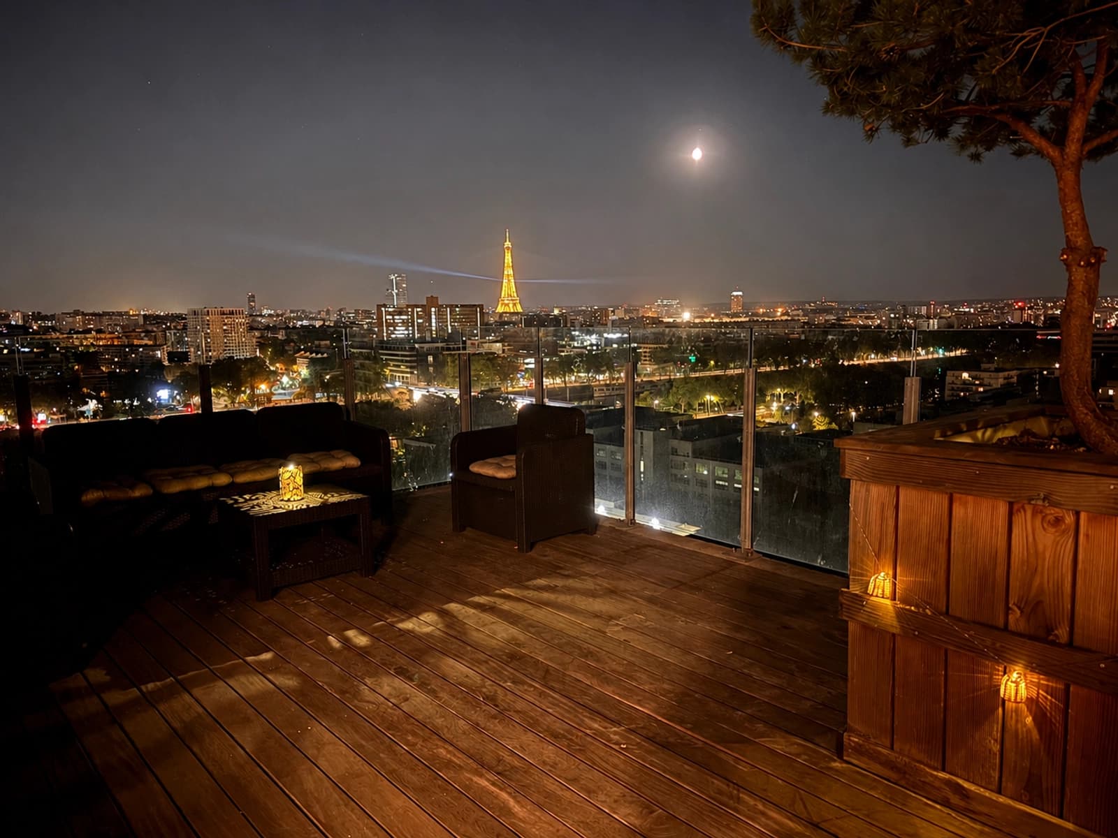 Espace Rooftop 50m² · 17ème étage . Vue Tour Eiffel & La Défense · Pergola · Plein ciel SUD-OUEST· 8 min Paris - 0