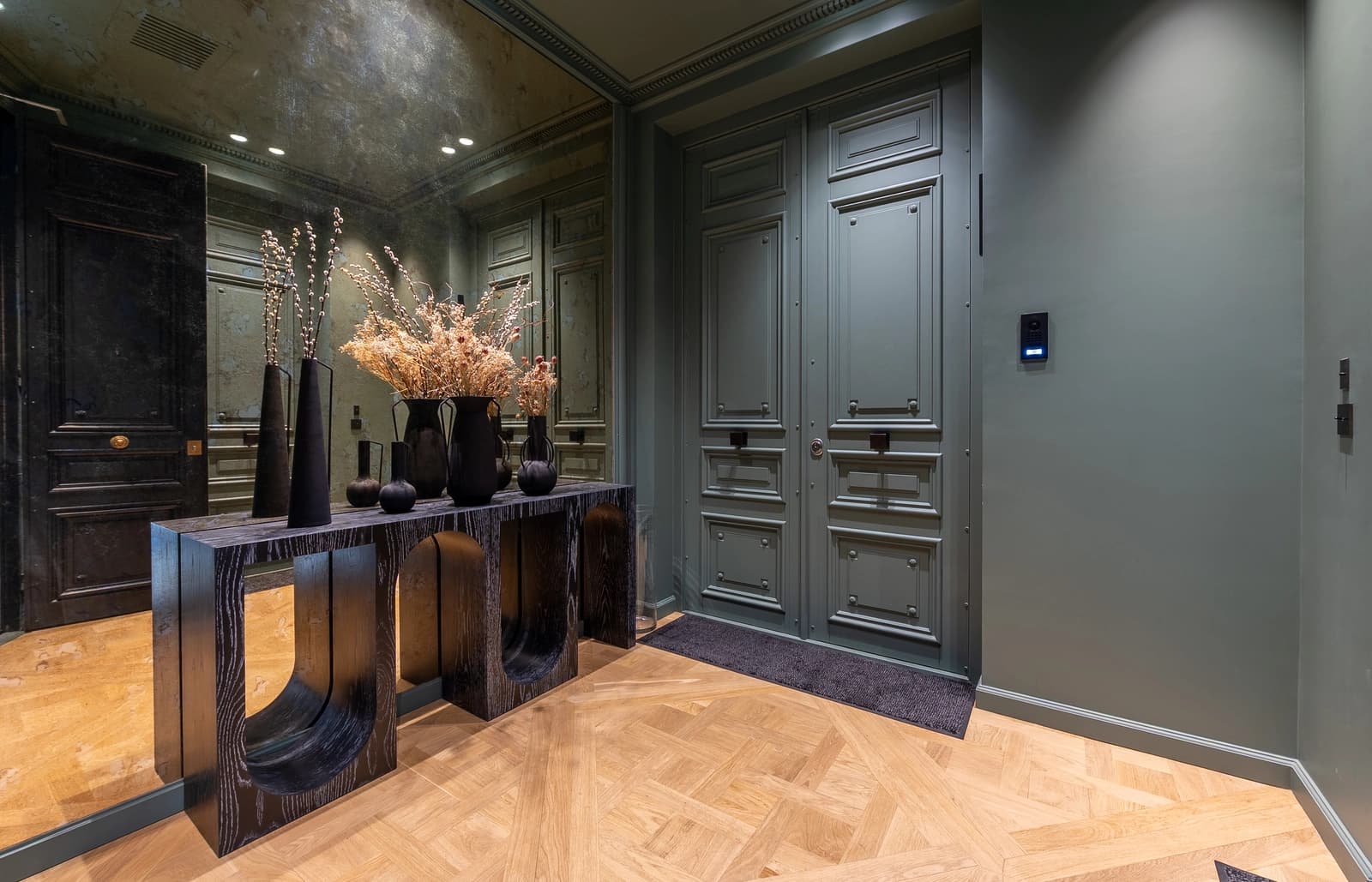 Space Refined luxury in a designer apartment - 4