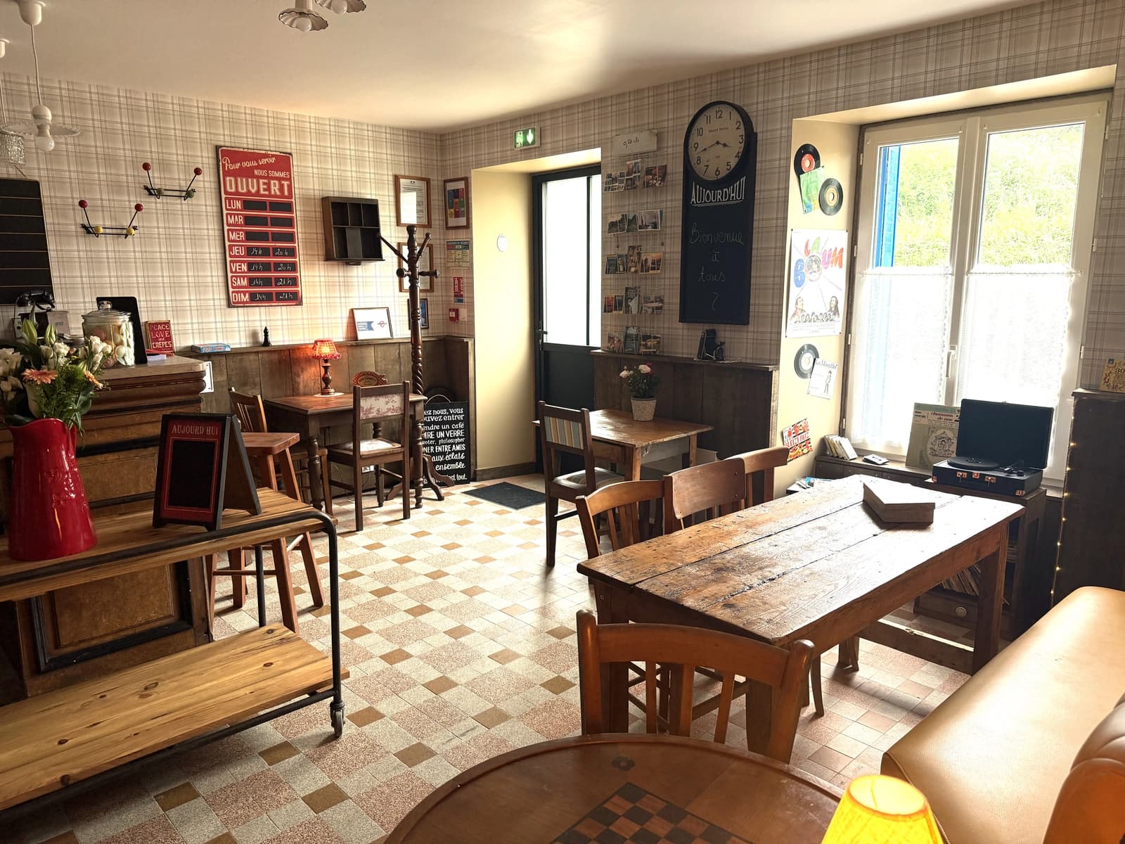 Space 4 atypical guest rooms and vintage games bar - 3