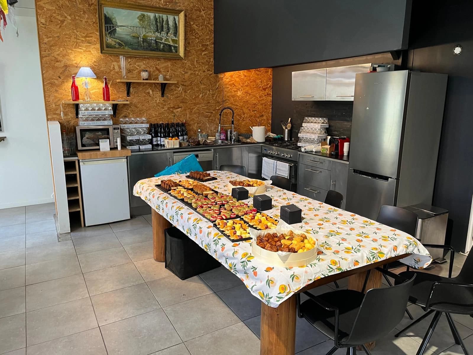 Space LOFT INDUSTRIEL ATELIER D'ARTISTE / OPEN SPACE EVENTS - TOURNAGES - SHOWROOM - BAS MONTREUIL PLACE DU MARCHE - VIDE OU MEUBLE - 4