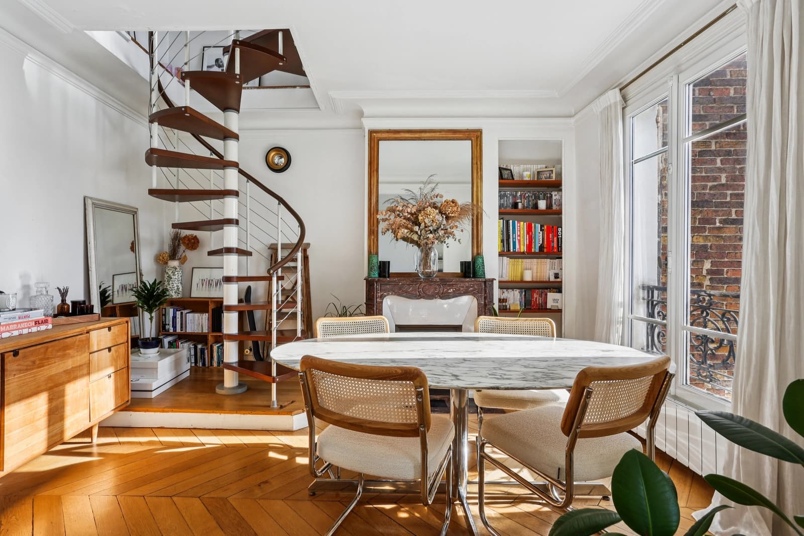 Space Apartment with old-world charm Paris 9th arrondissement - 4