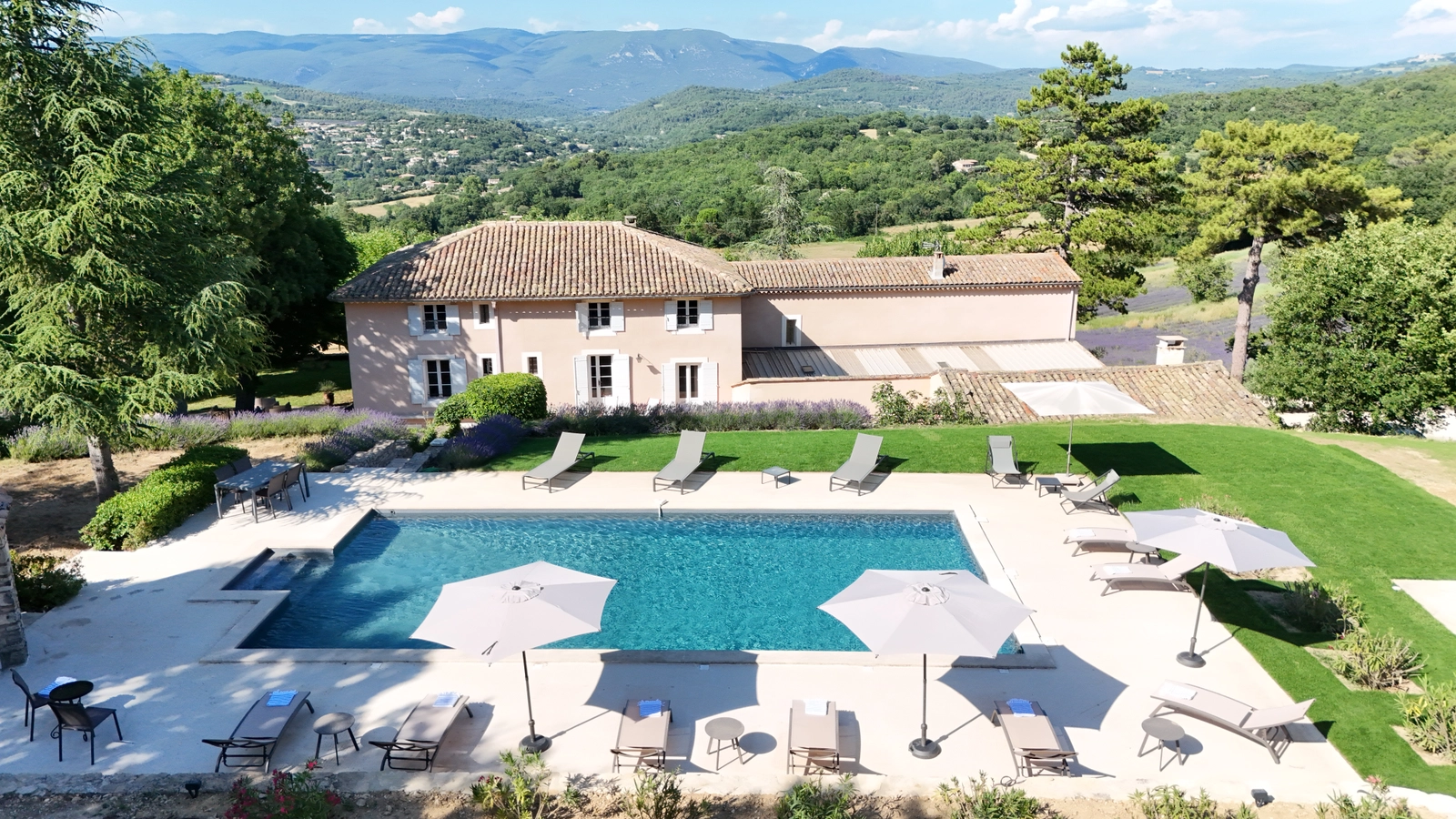 Space Charming Bastide with pool in the heart of the Luberon - 0