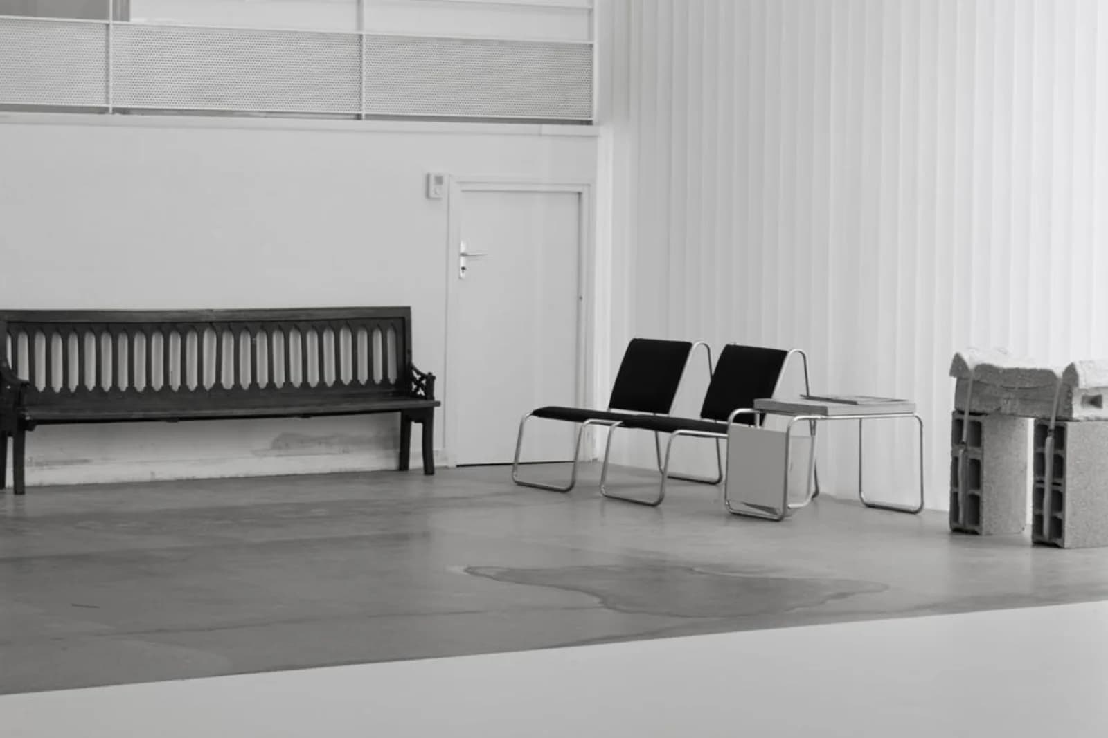 Space Photo and video studio with large 2-sided cyclorama - 3