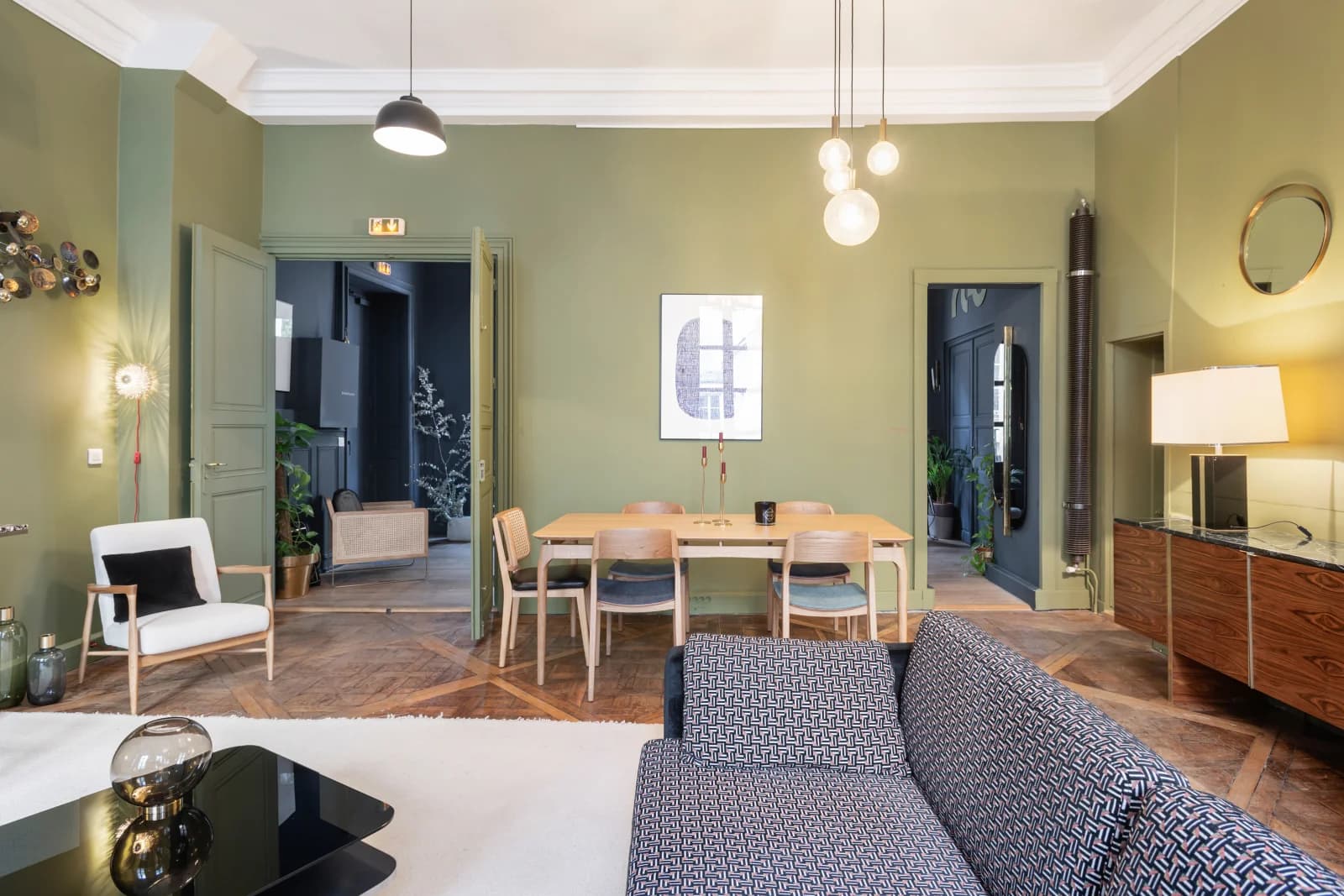 Salle de réunion dans Showroom boudoir à l'élégance sophistiquée et unique - 1