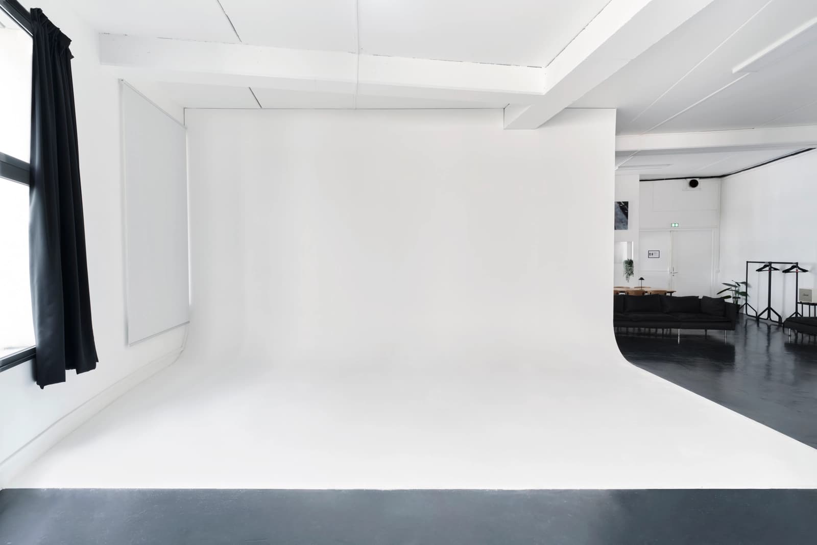 Space Studio 200m2 in the 11th arrondissement - 3