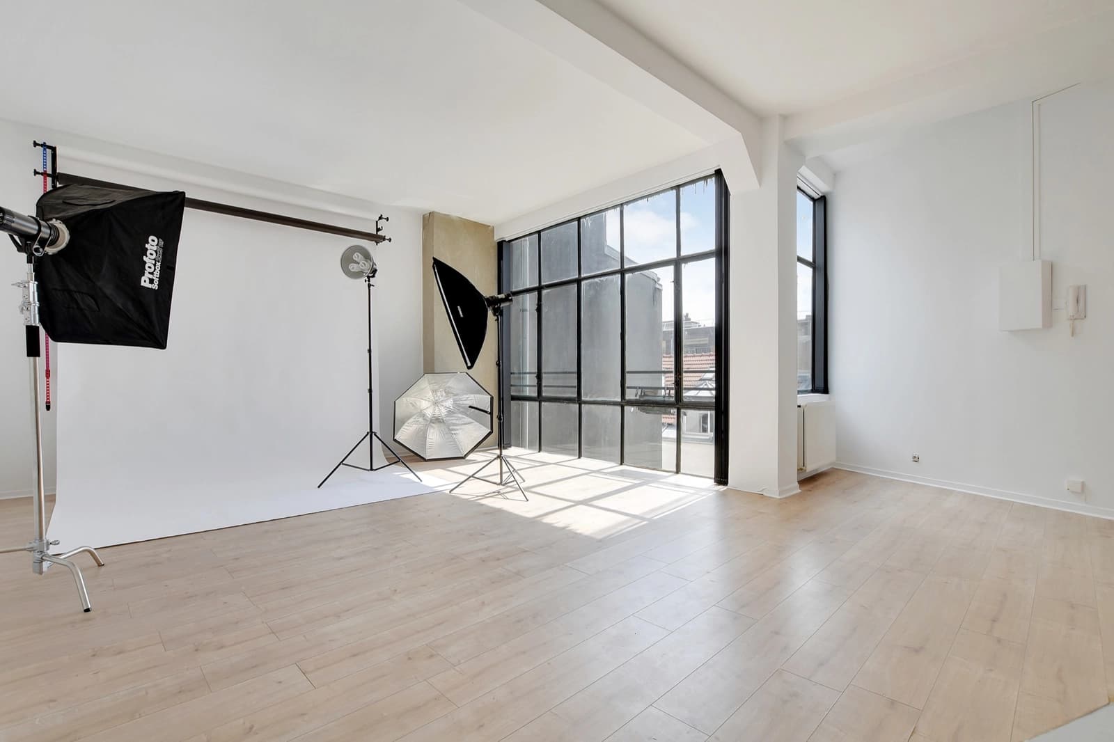 Space Photo studio with training room - 1