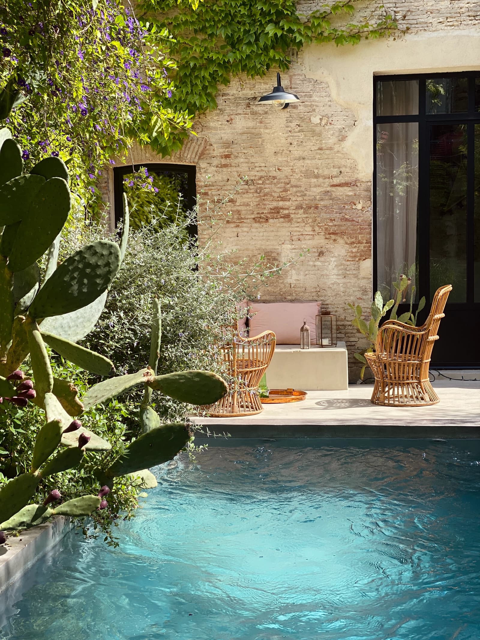 Salle de bain dans Demeure citadine avec piscine, jardin et belle terrasse - 1