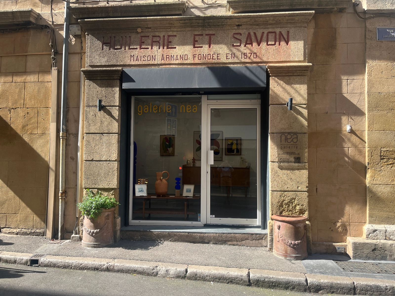 Space Art gallery in the heart of Aix-en-Provence - 0