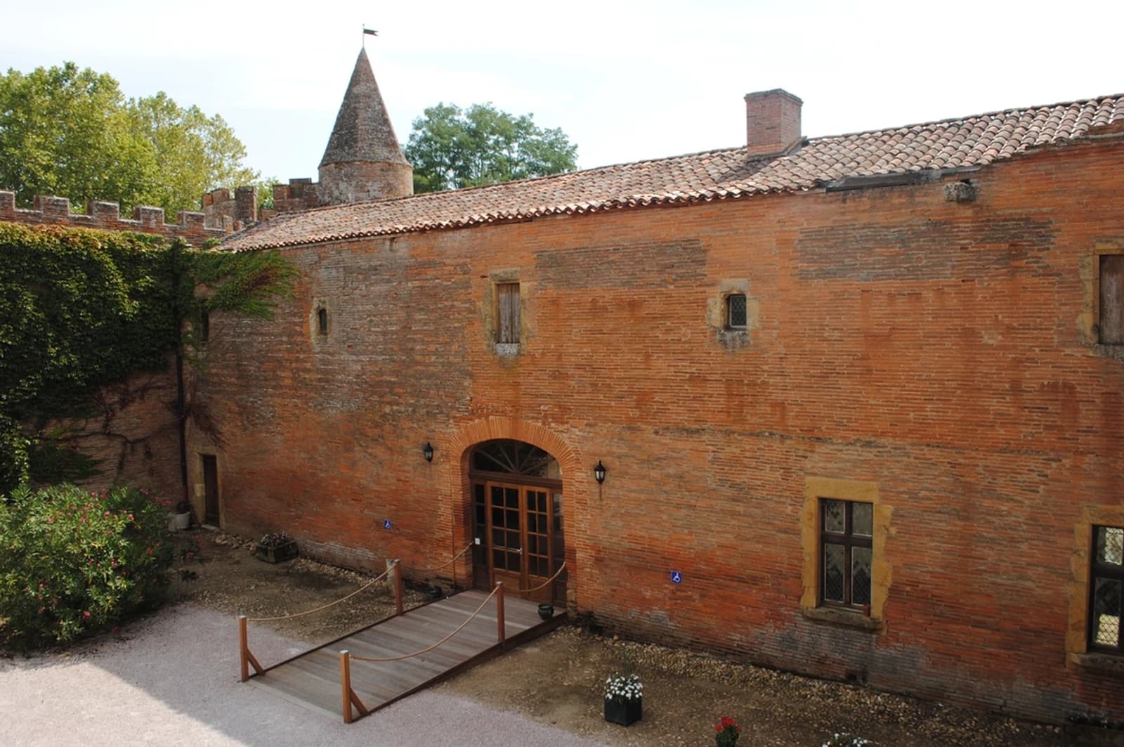 Space 14th-Century Fortified Castle - 1