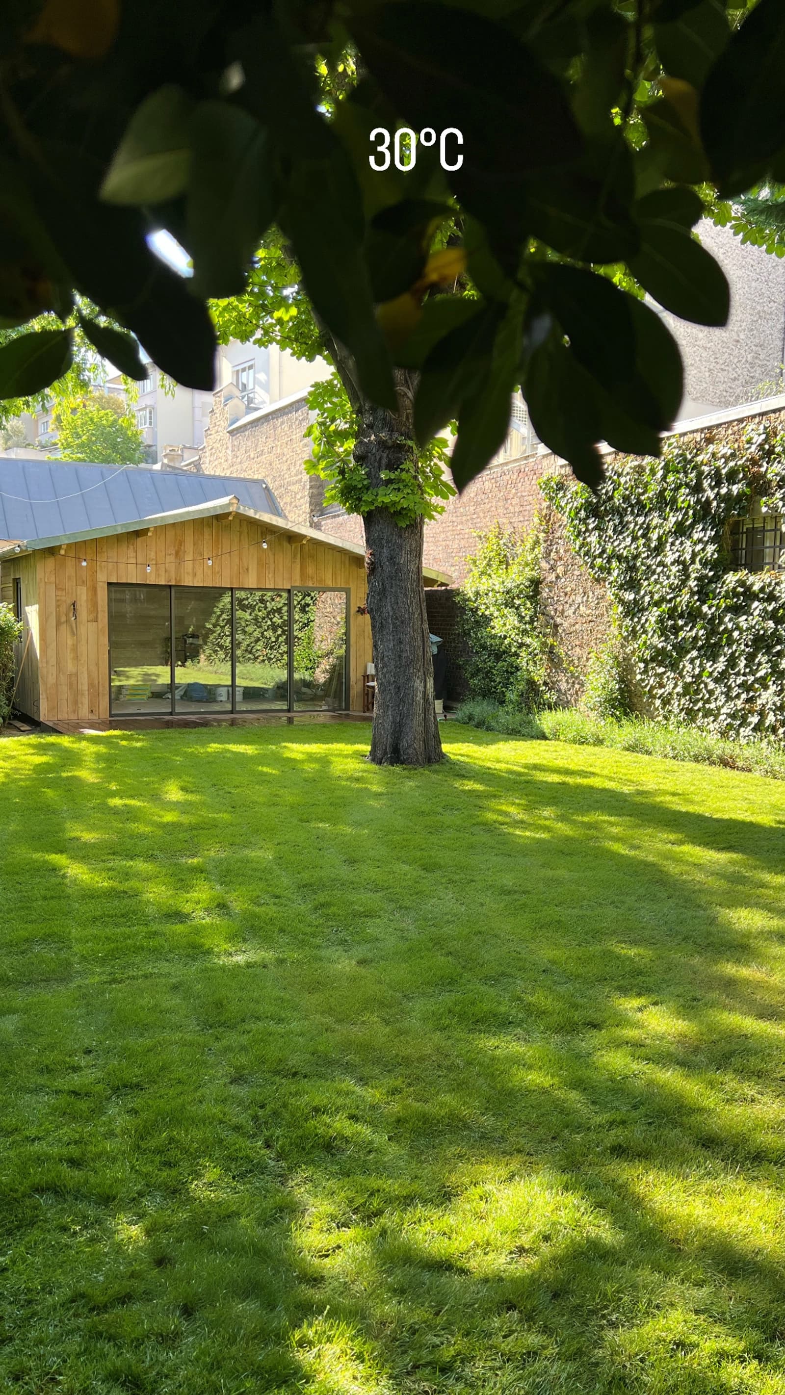 Space Large, bright, luxurious, refurbished apartment with private garden - 4