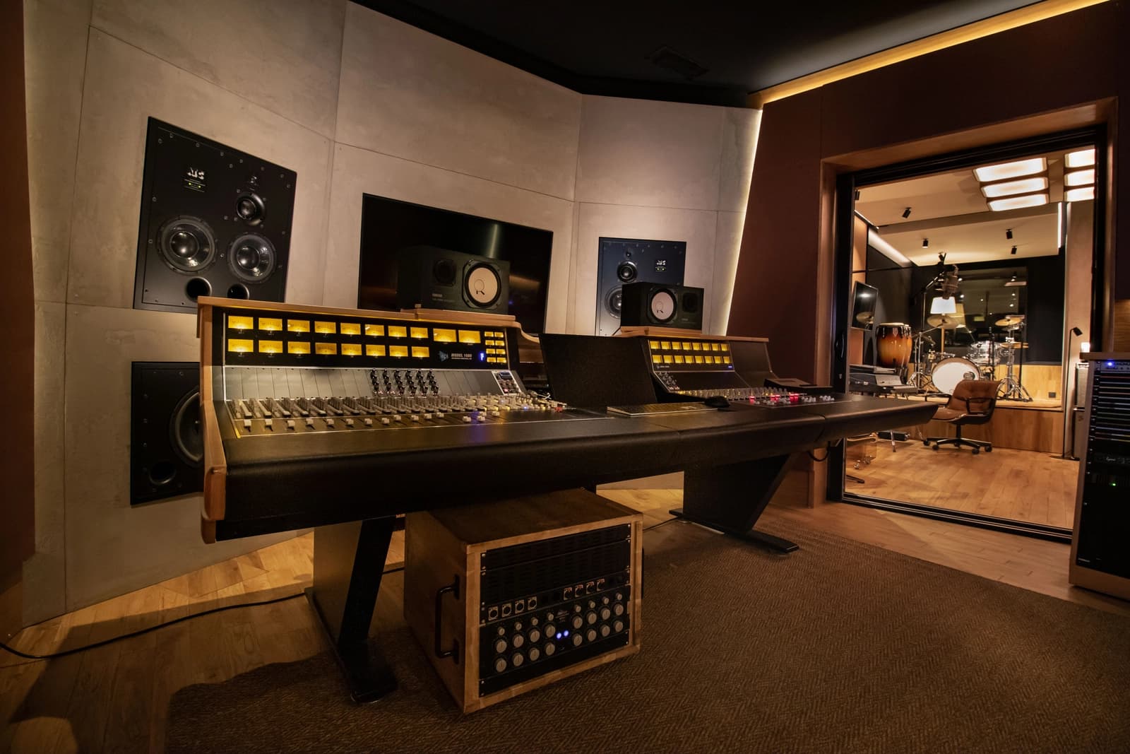 Space High-end music studio with a unique design featuring a Control Room & Live Room - 2