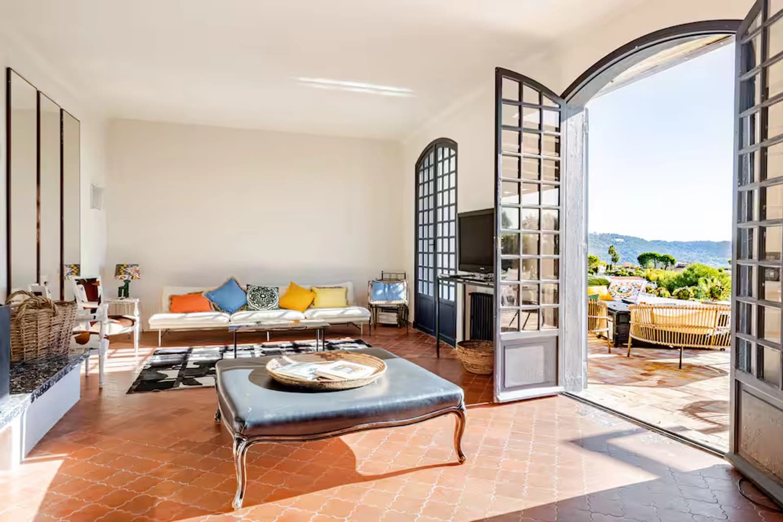Space Family Mediterranean villa with a view of the French Riviera - 0