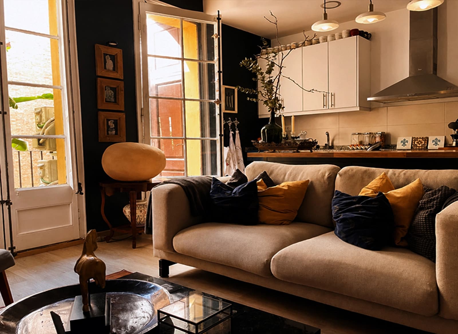 Space Characterful apartment with natural light and versatile spaces for productions in Barcelona - 0