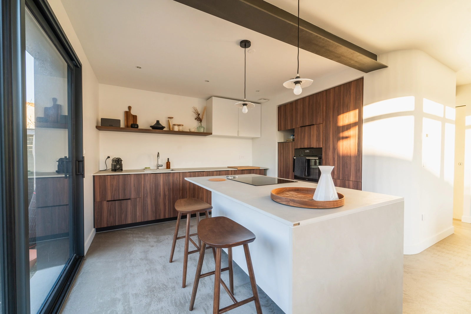 Space Renovated bright loft with contemporary volumes, a glass conservatory and a natural atmosphere - 1