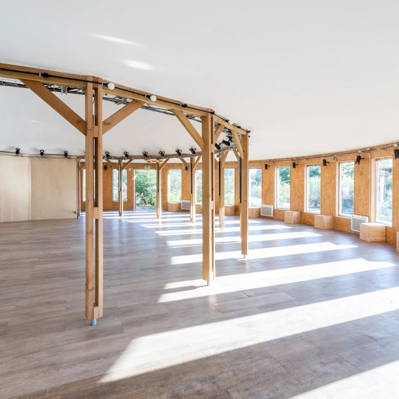 Space Former railway wasteland - 1