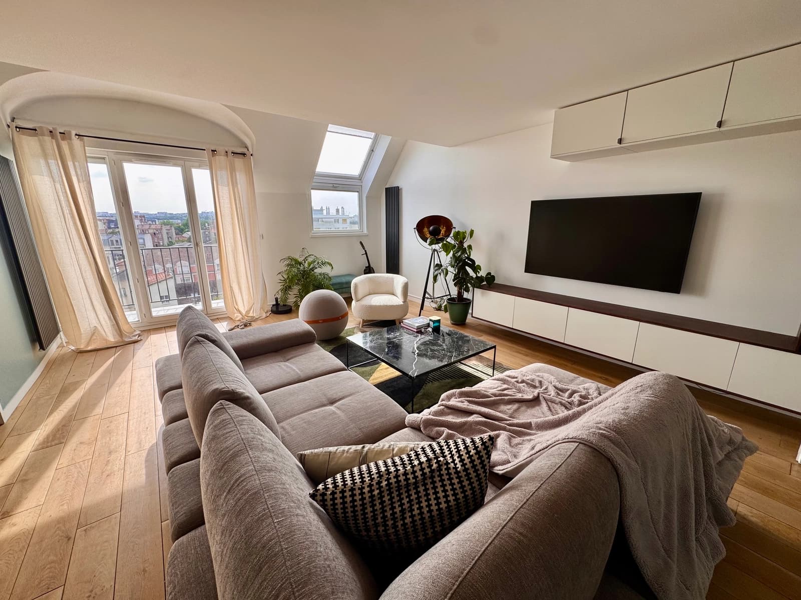 Space Modern and charming duplex over 120m2 on the outskirts of Paris with a rooftop - 0