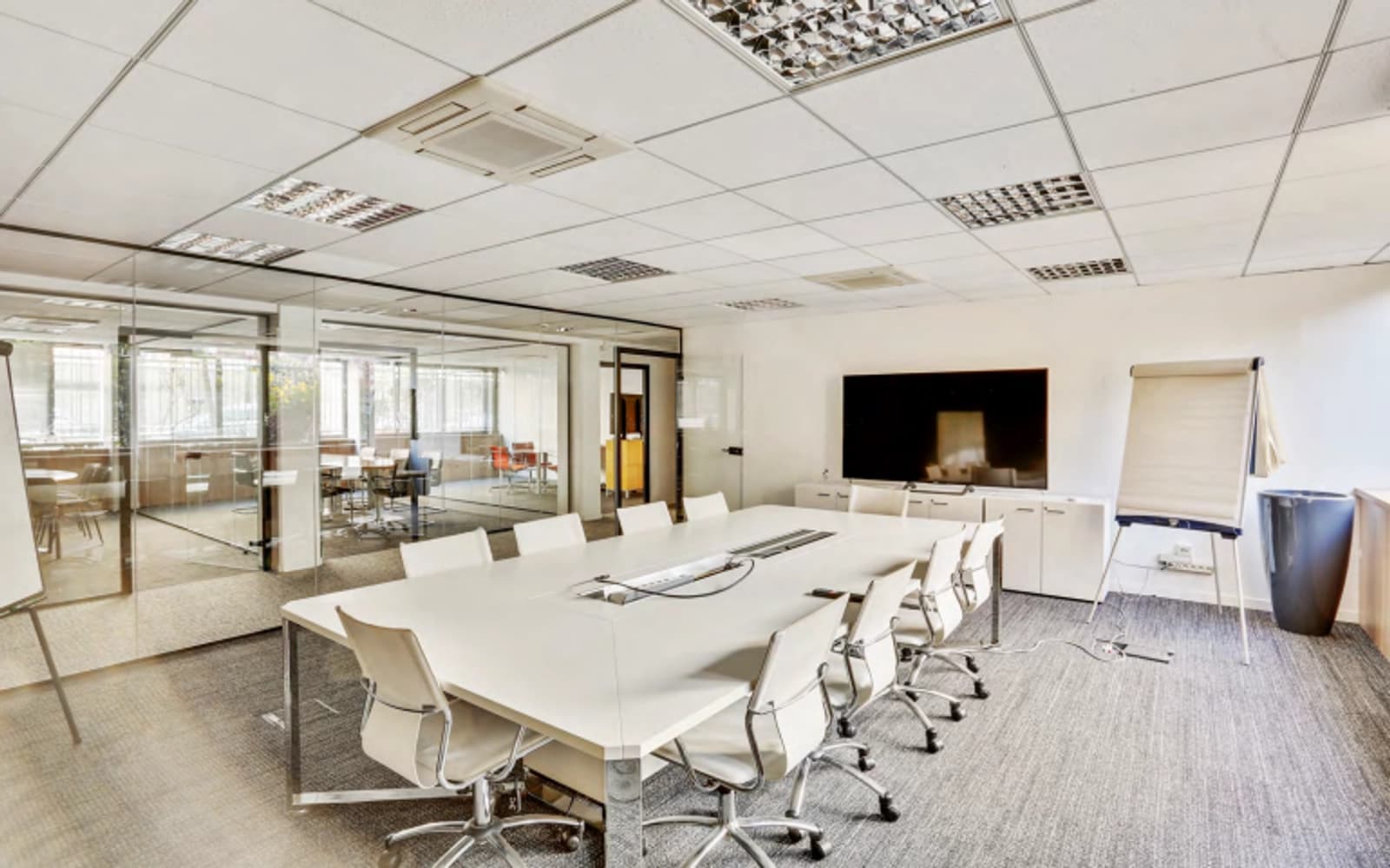 Espace Immeuble de bureaux 5 étages – 2 000 m², terrasses & parking - 2