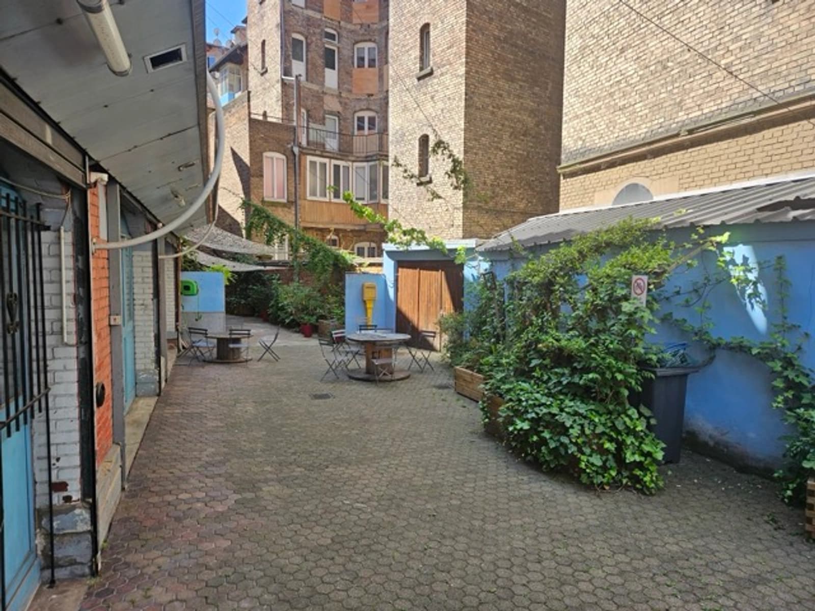 Space Strasbourg – Gare district: landscaped and vegetated courtyard of about 200 m2 - 2
