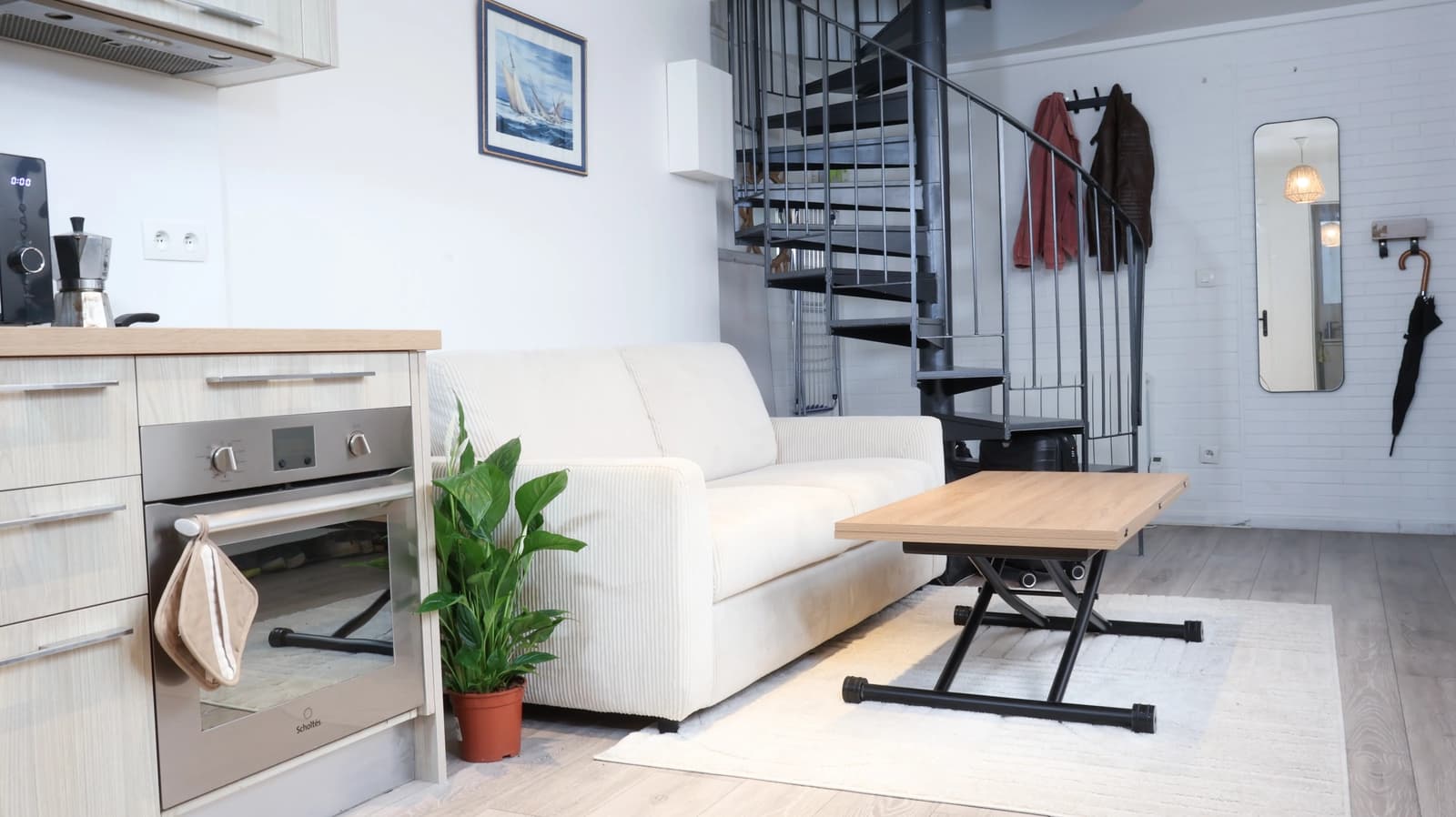 Space Unconventional and graphic duplex with a spiral staircase and glass partition – Paris 3rd arrondissement - 0