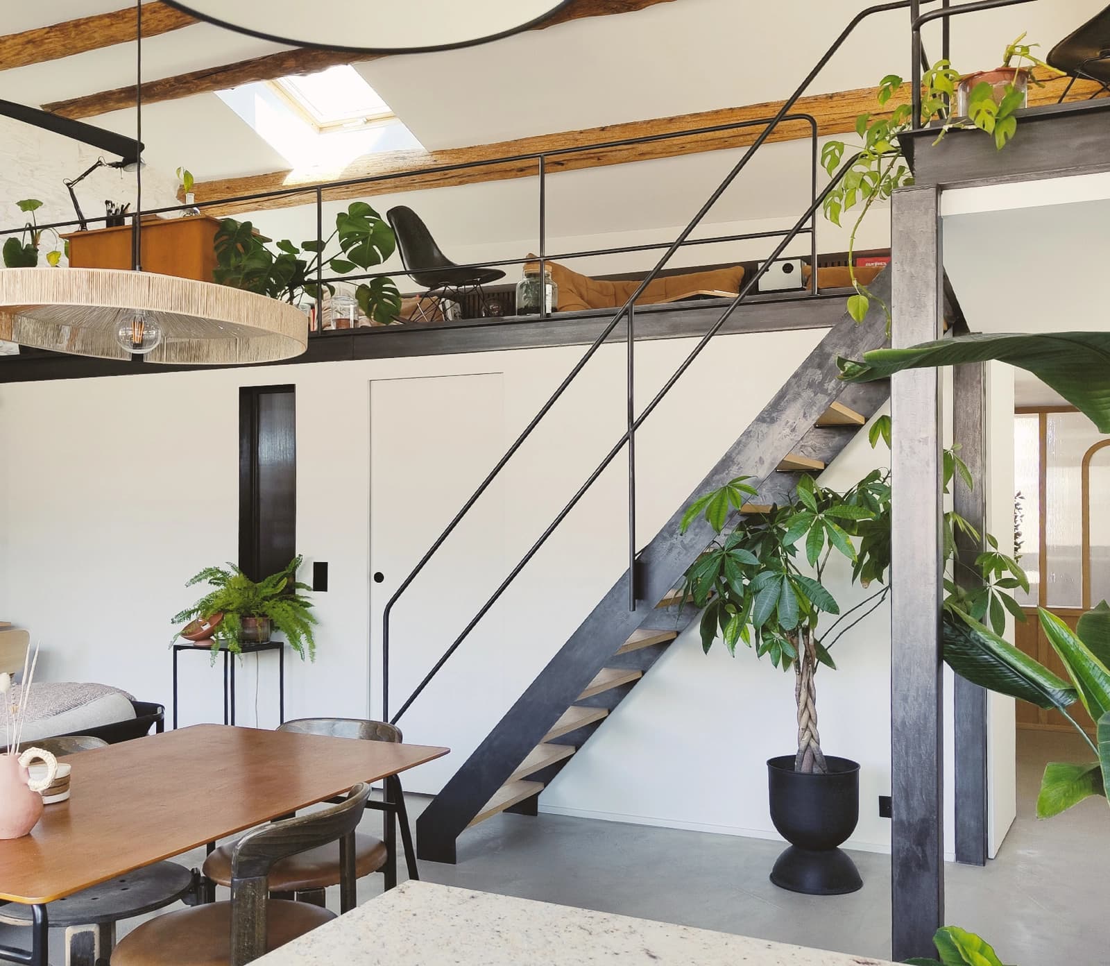 Space Characterful architect-designed loft in the heart of Marseille - 3