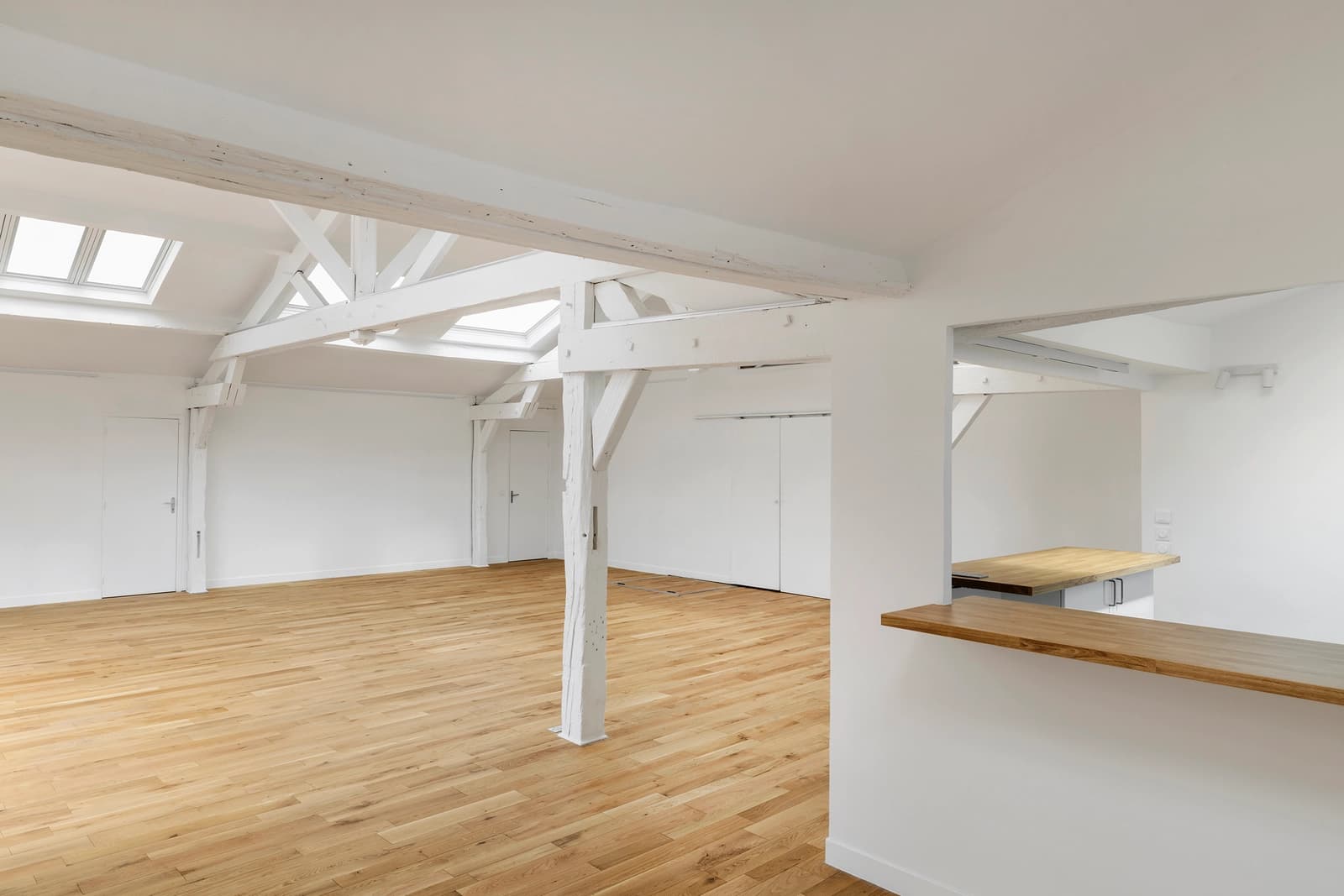 Espace Studio Photo et Video de 200m2 sur deux étages avec terrasse à 50 m du métro - 0