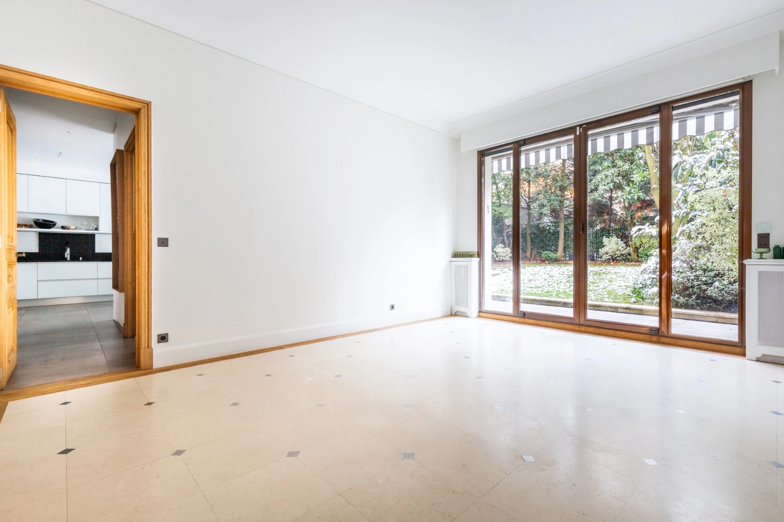 Space Exceptional triplex in a high-end building - 2