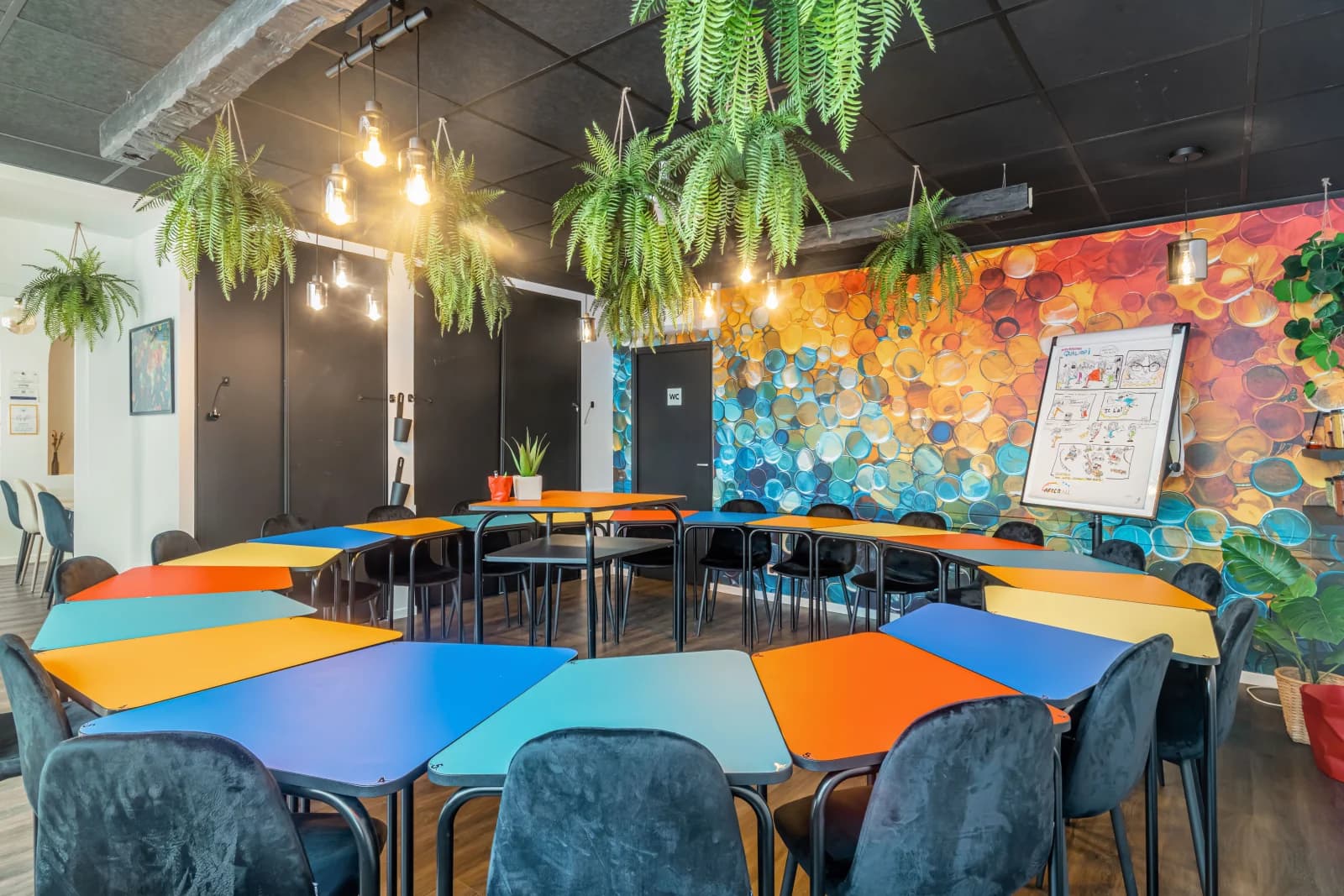 Space Training space - colorful modern offices - 0