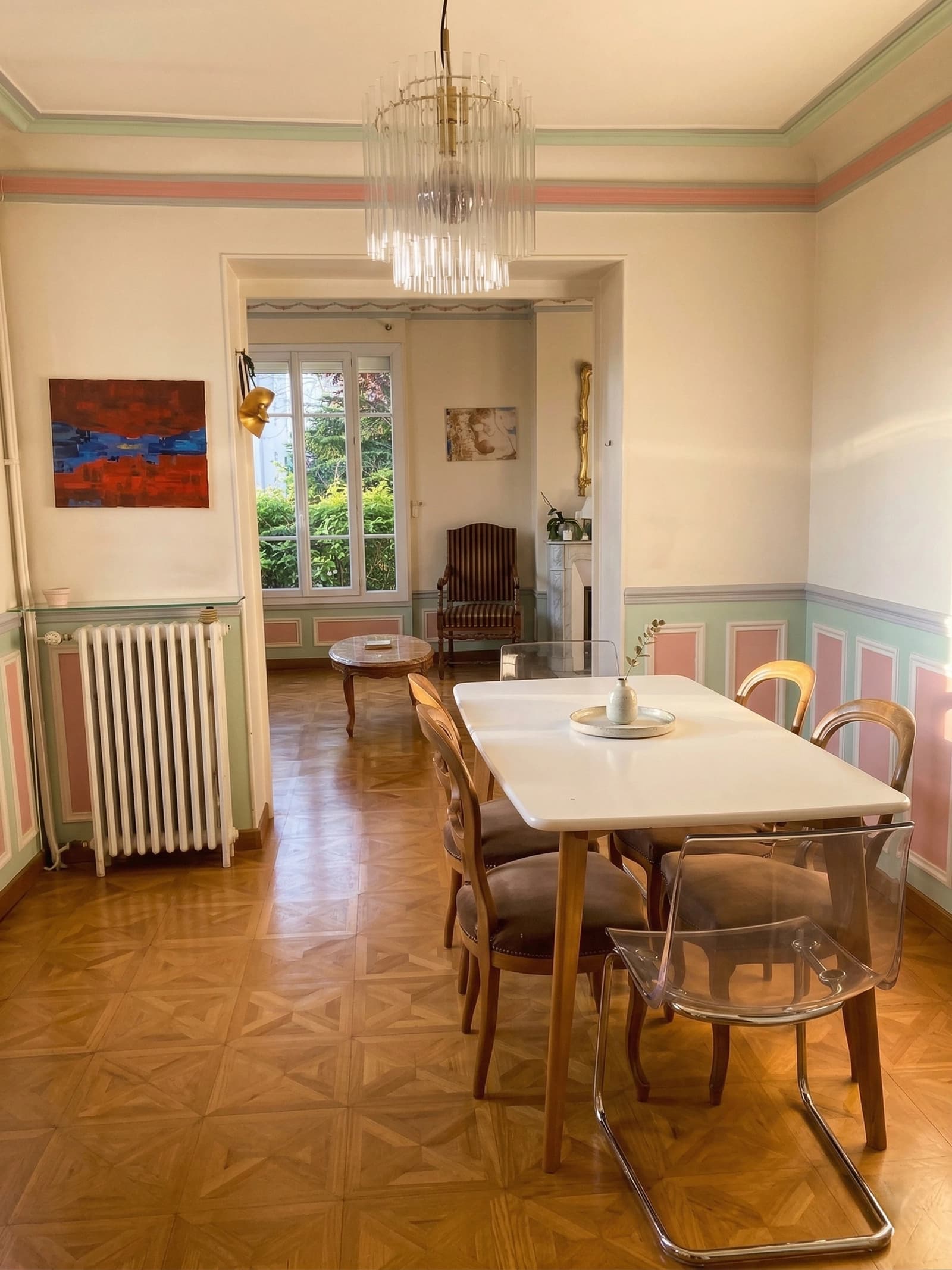 Space Sunlit Villa with Old-World Charm: Pool, Moldings and Garden - 2