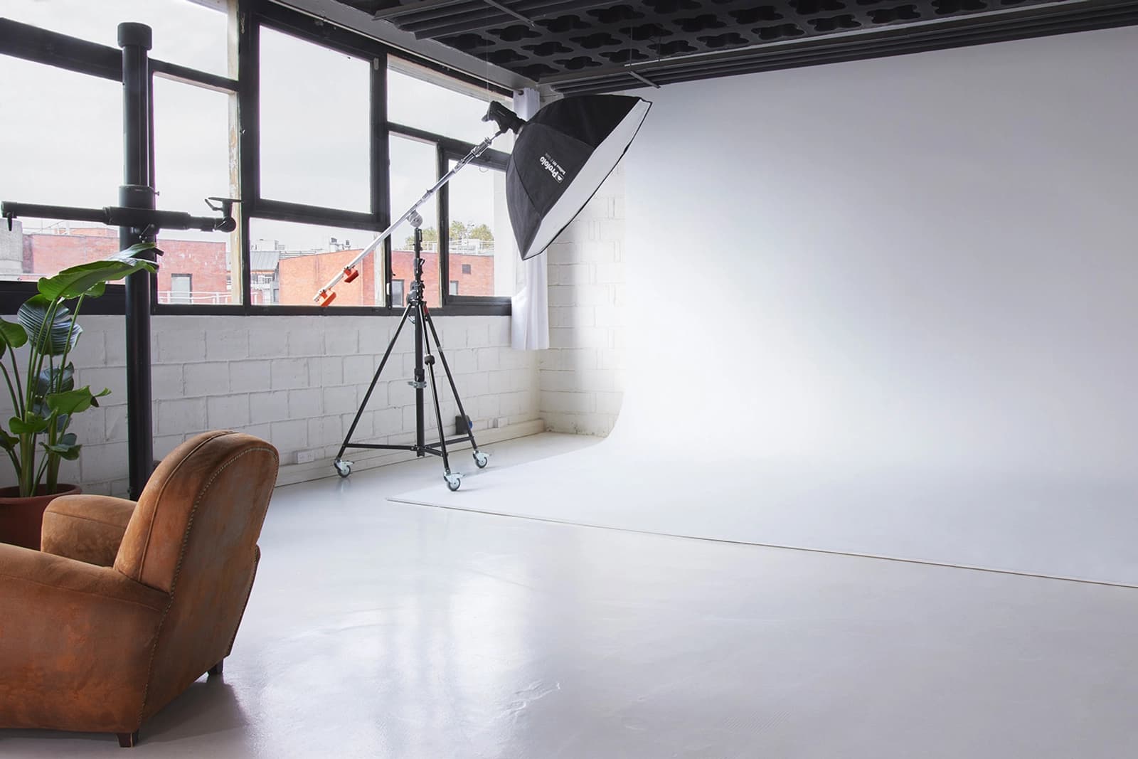 Espace Studio photo et vidéo avec cyclorama à Paris 20e - 3