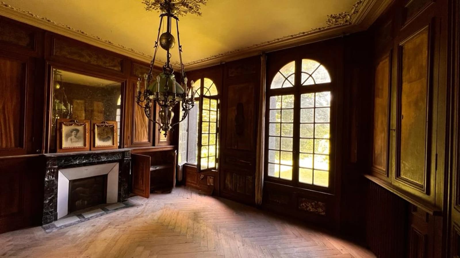 Space Exceptional abandoned estate - 0