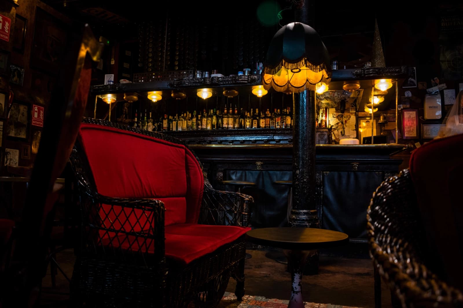 Space Bar Speakeasy Vintage & Romantic - 3