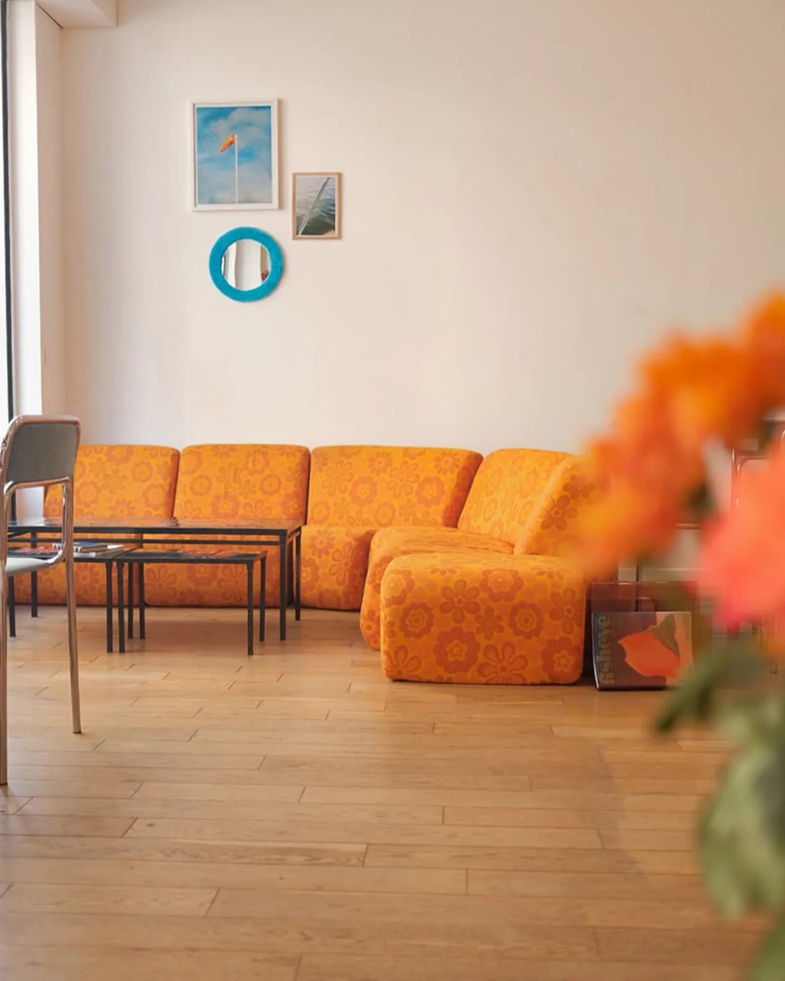 Space Arty & Vintage Coffee Shop in the Center of Paris - 4