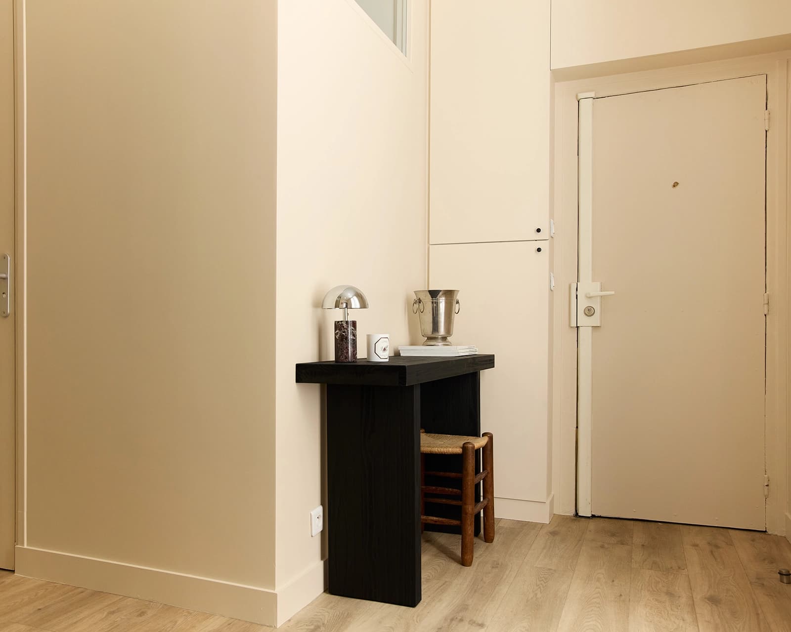 Space A bright, minimalist photo studio - 4