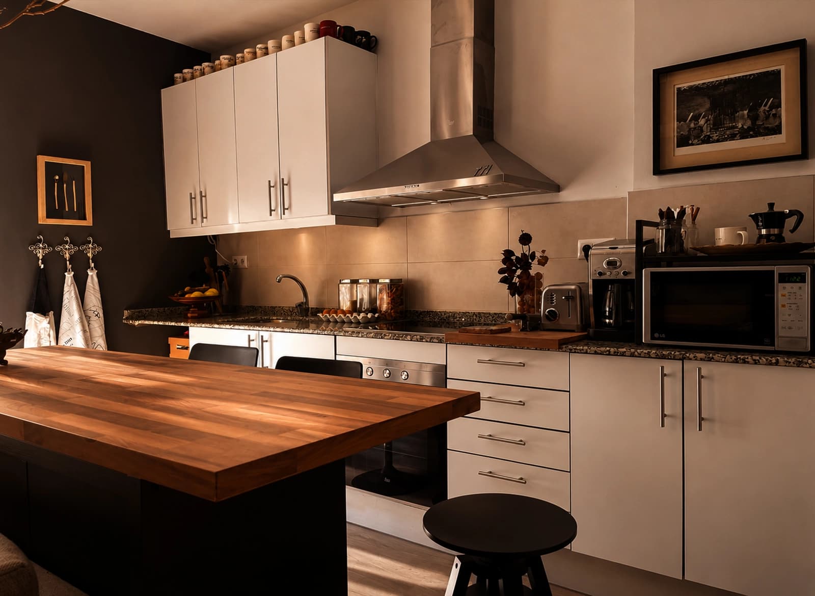 Space Characterful apartment with natural light and versatile spaces for productions in Barcelona - 3