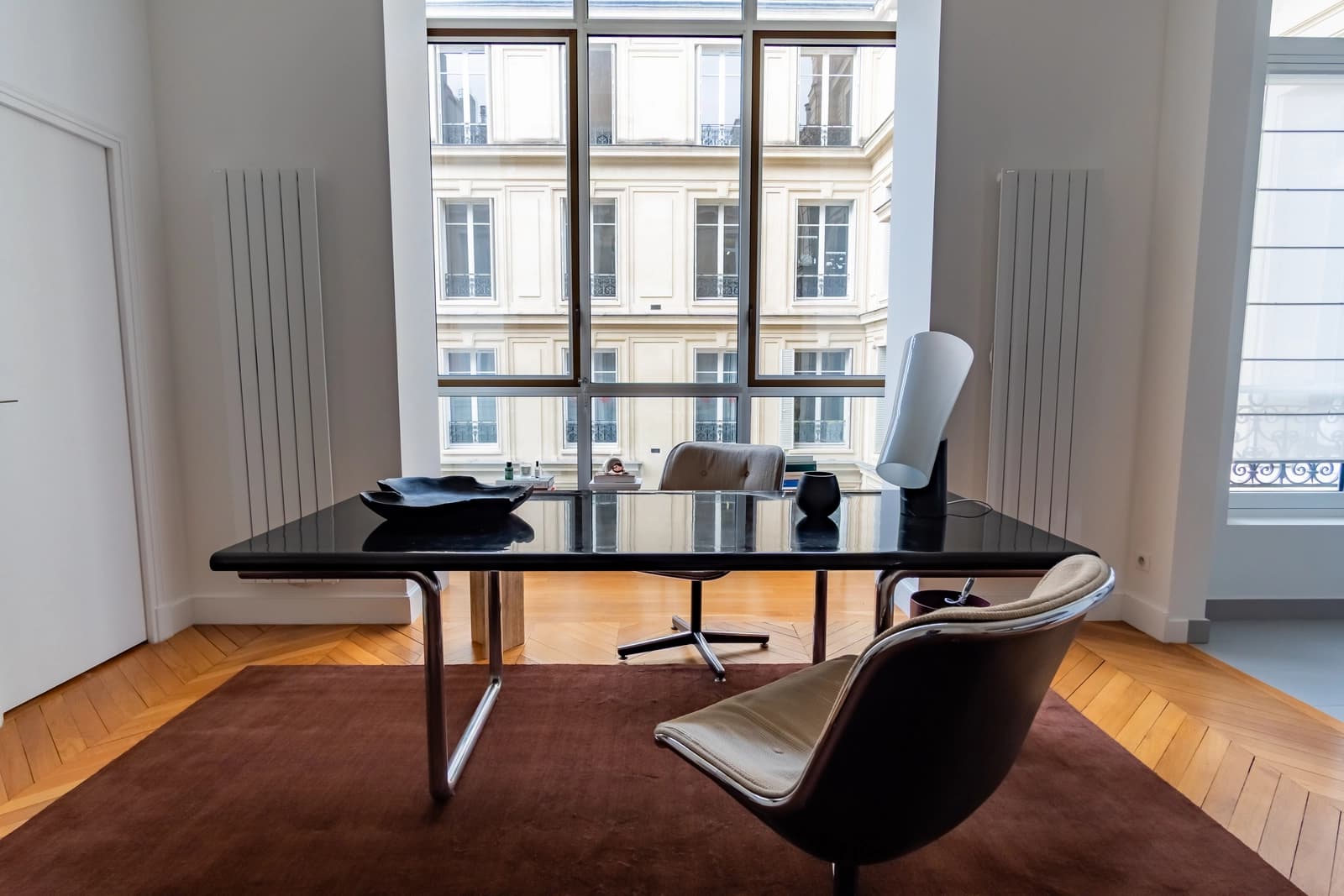 Logement esprit galerie d'art sous une belle verrière