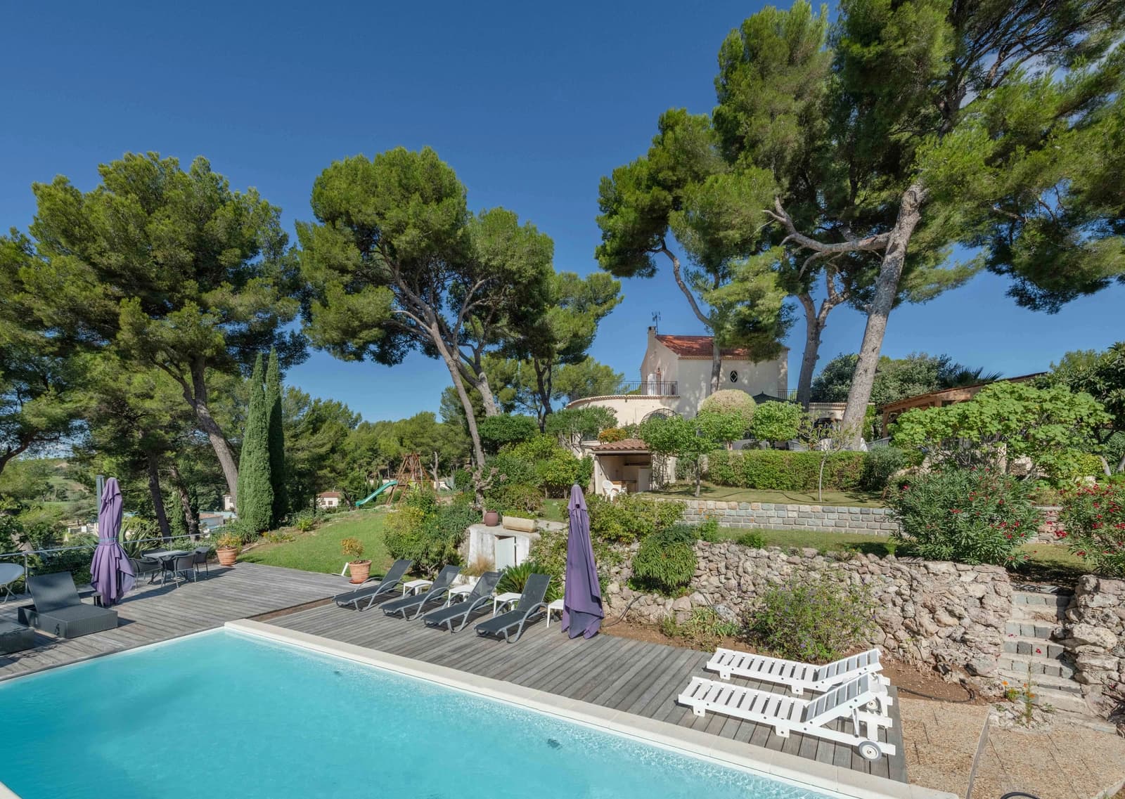 Space Sublime house in quiet, large green lot with swimming pool - 2