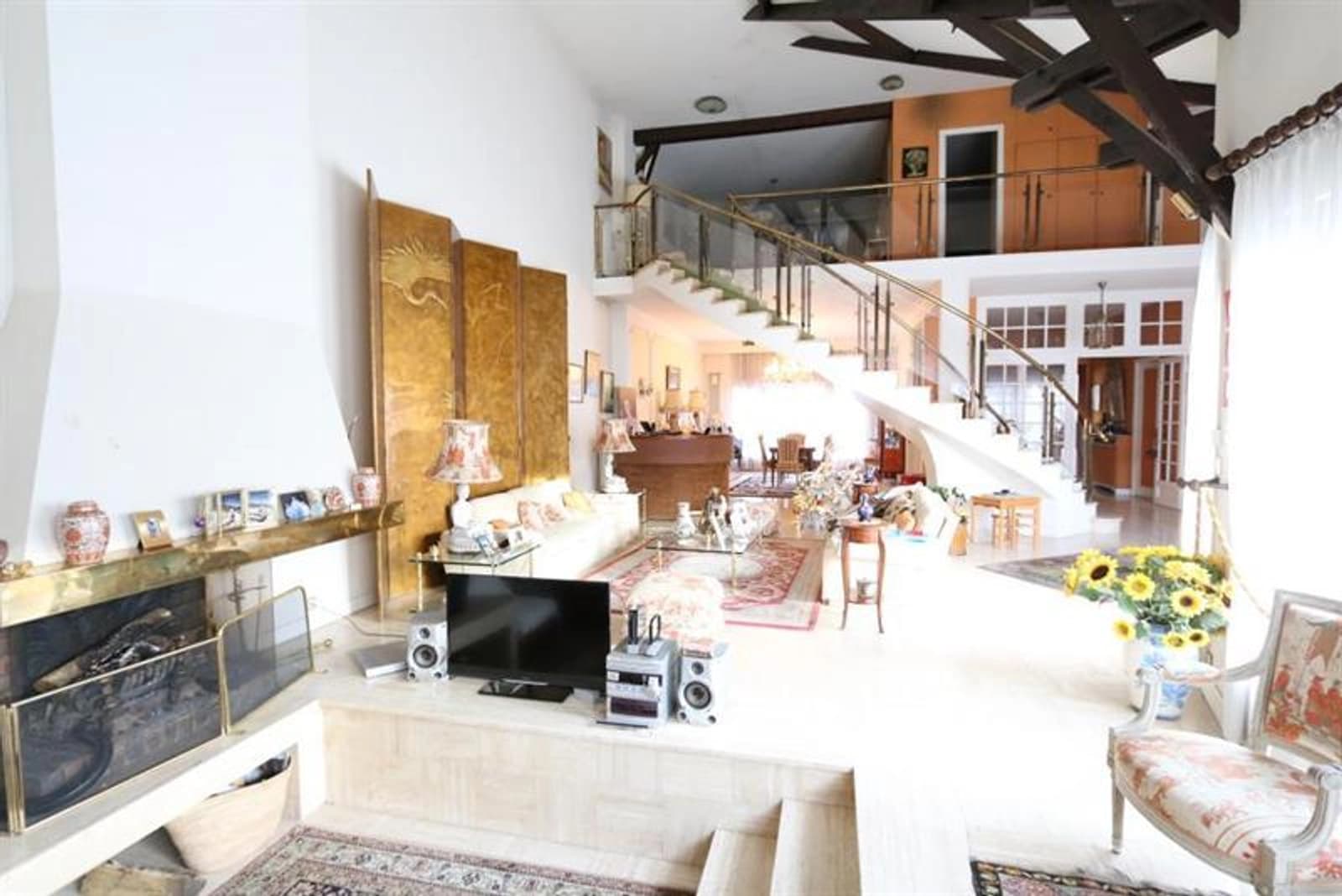Space House with very high ceilings one street from Paris - 3