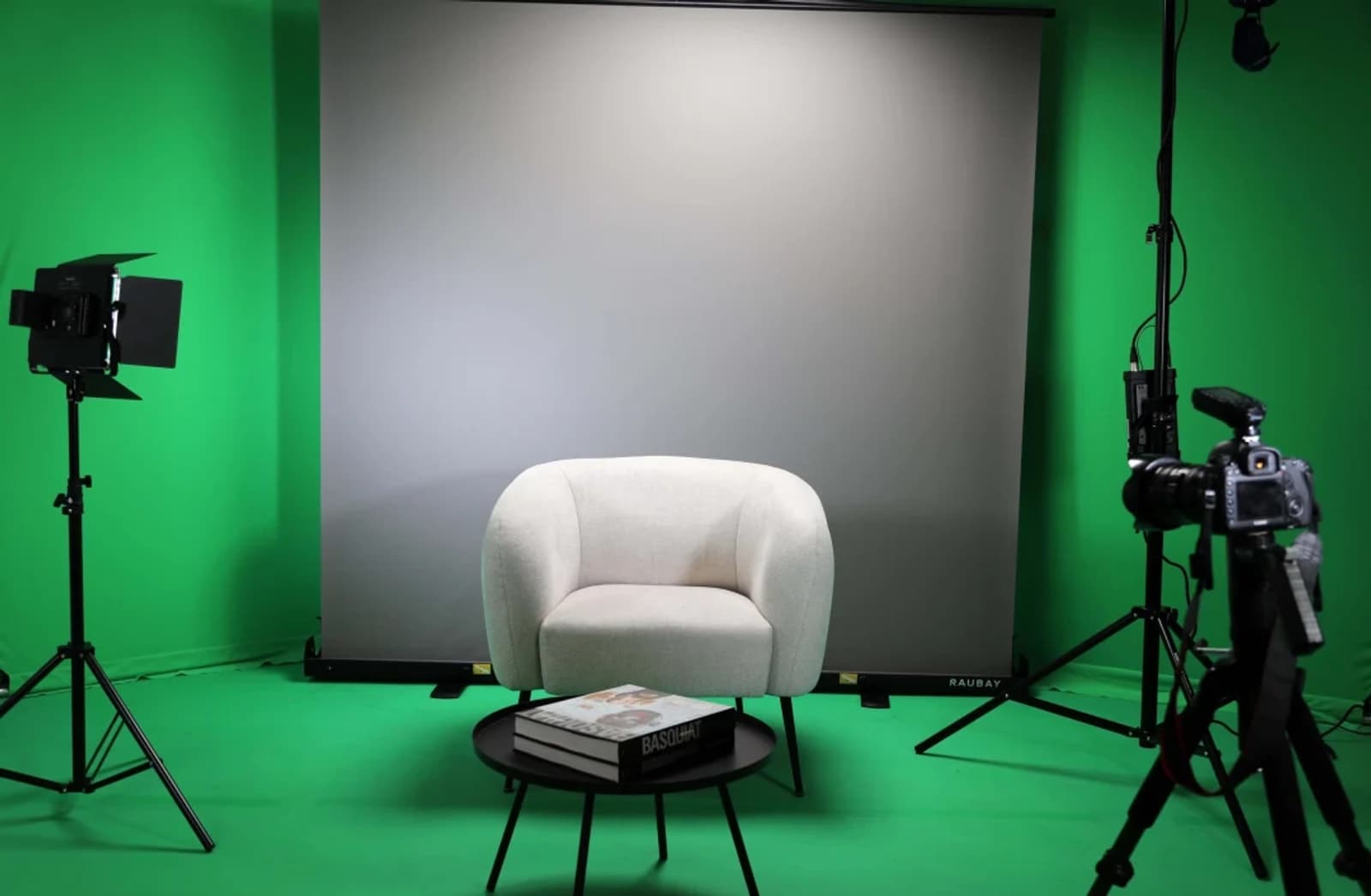 Space Green screen shooting in Paris 7th - 1