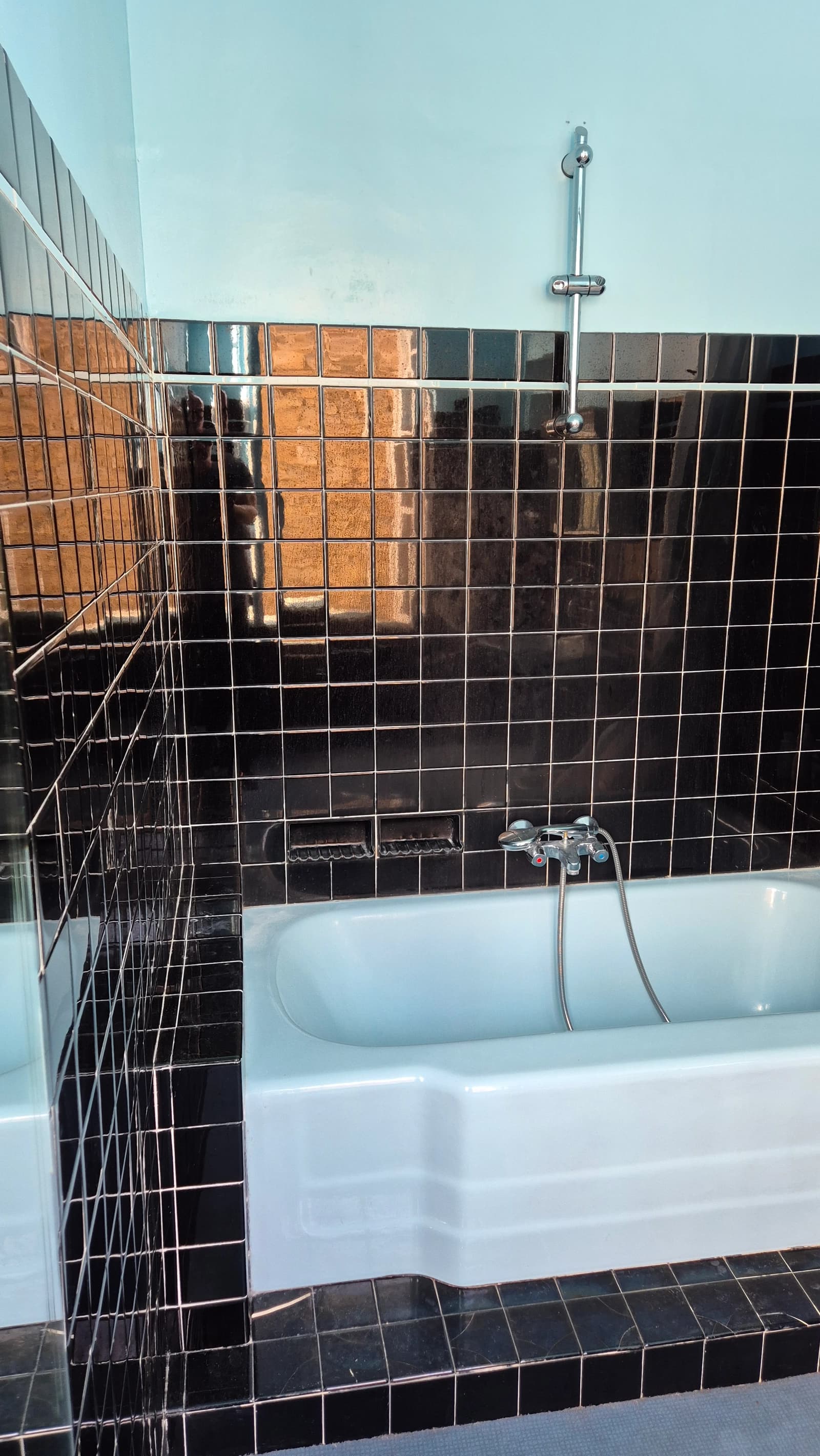 Space Old house with terrace on 7-hectare lake - 4