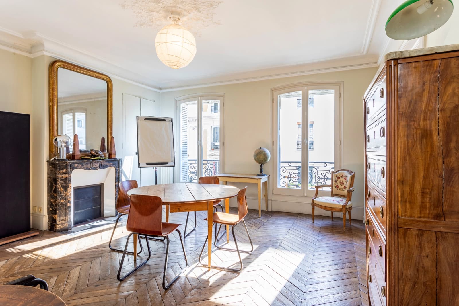 Meeting room in Private townhouse with rooftop - 1