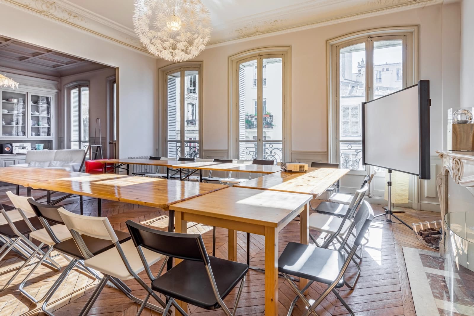 Meeting room in Private townhouse with rooftop - 1