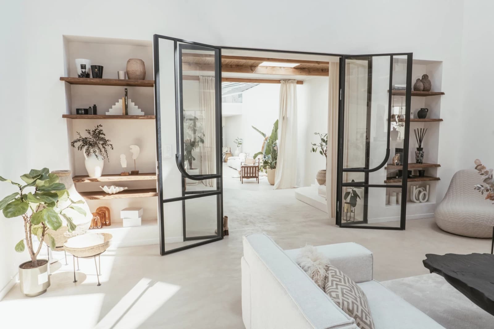 Space Villa between modernity and exoticism - 1