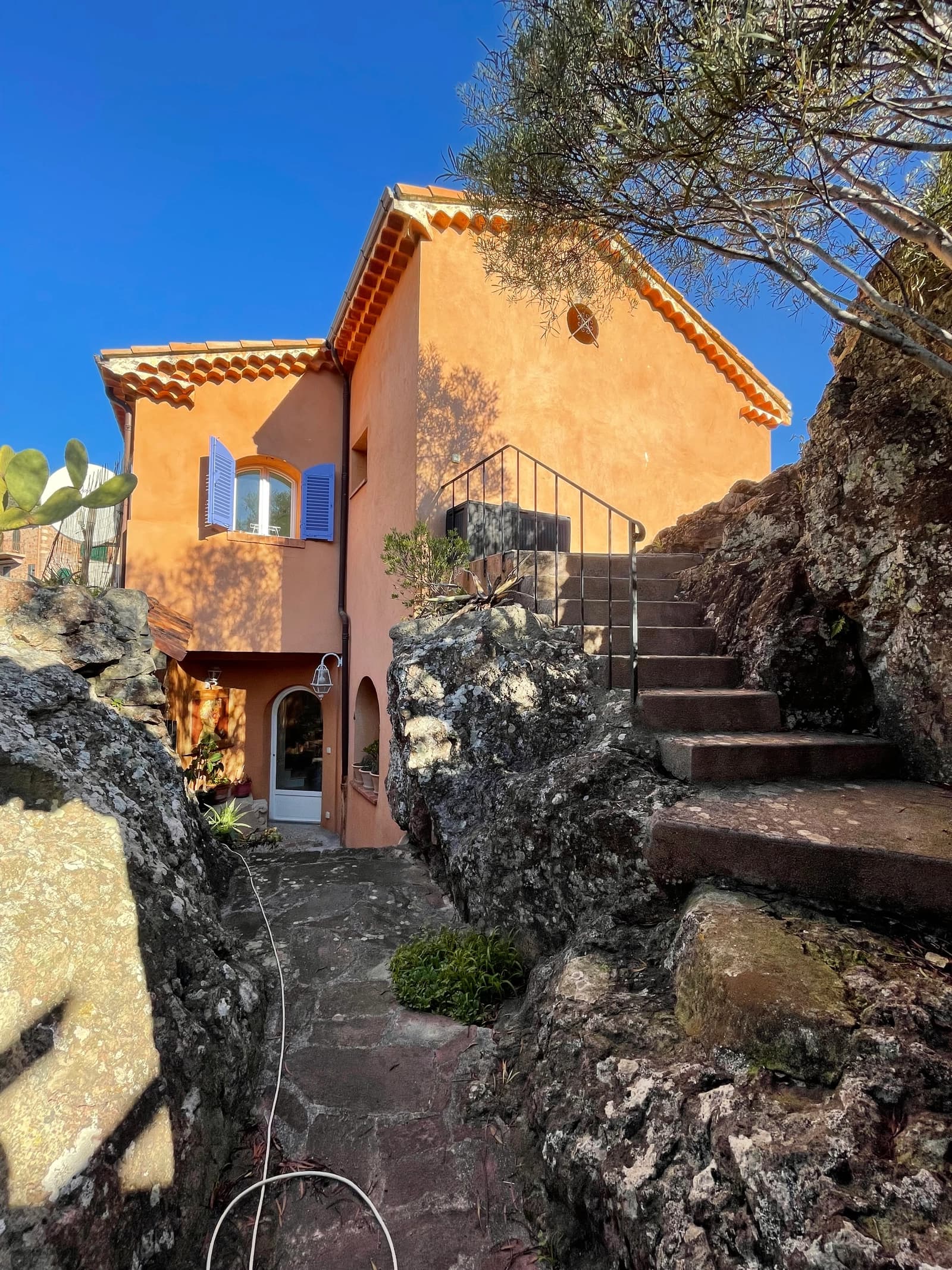 Espace Maison/Villa ancienne face à la Méditerranéenne avec piscine et jardin - 1