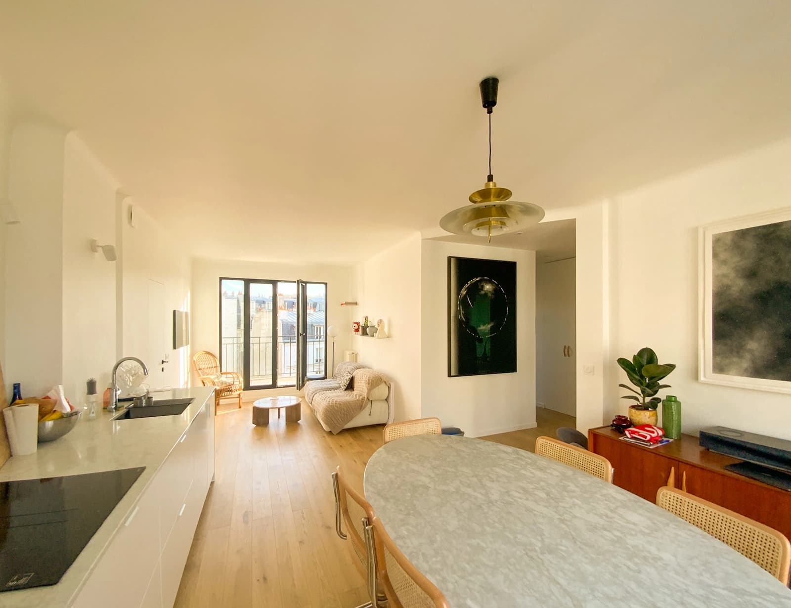 Space Fully renovated apartment - 55 m² with a double terrace. - 3
