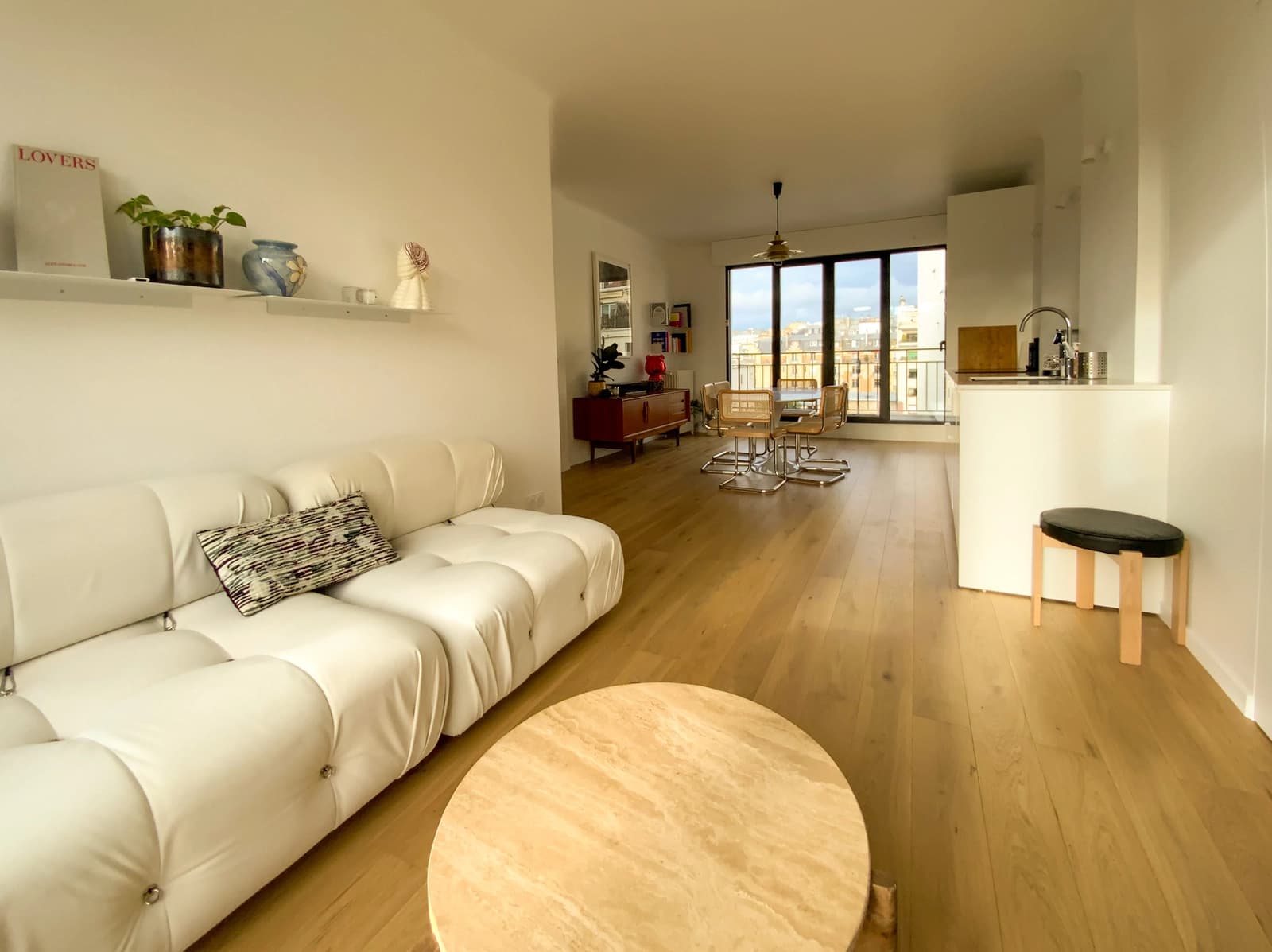 Space Fully renovated apartment - 55 m² with a double terrace. - 1
