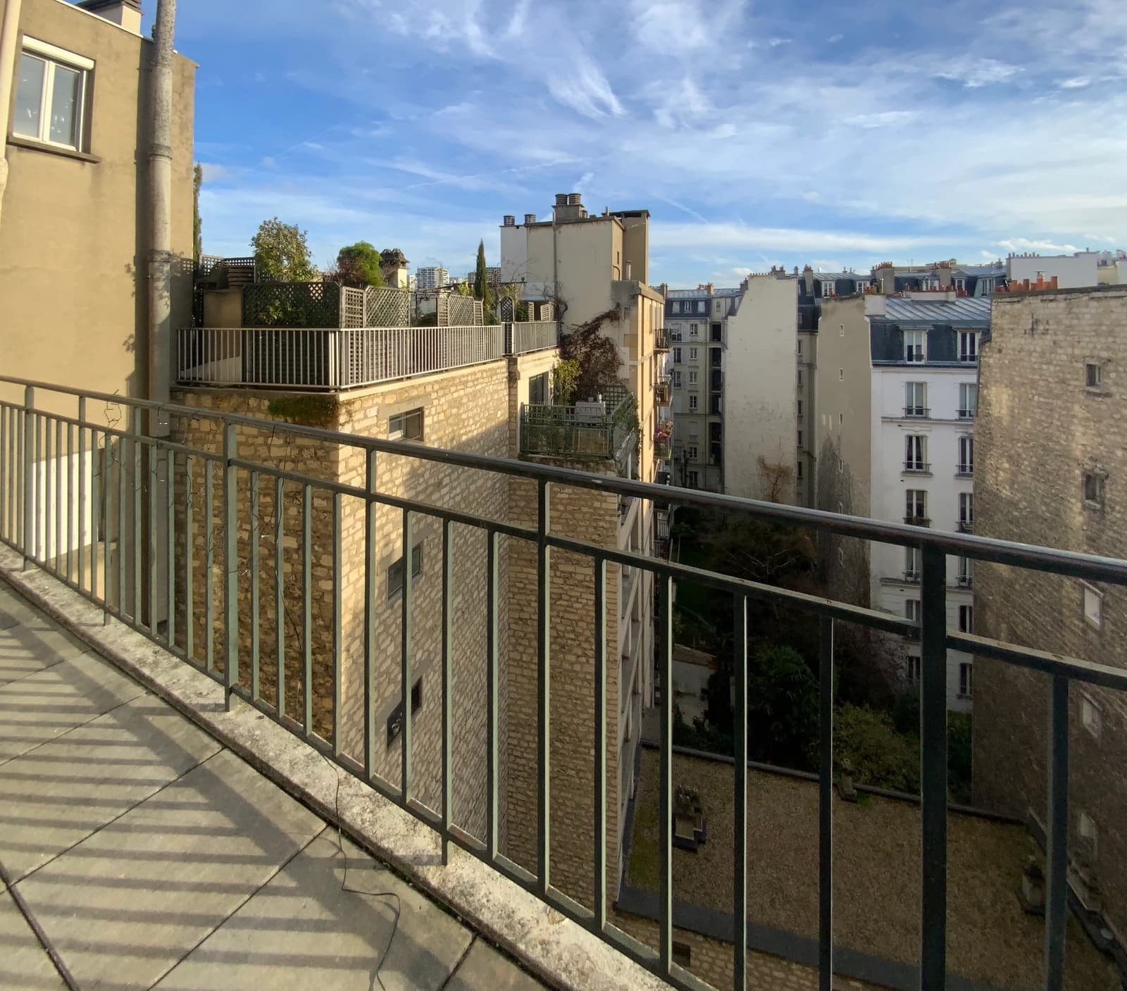 Space Fully renovated apartment - 55 m² with a double terrace. - 4