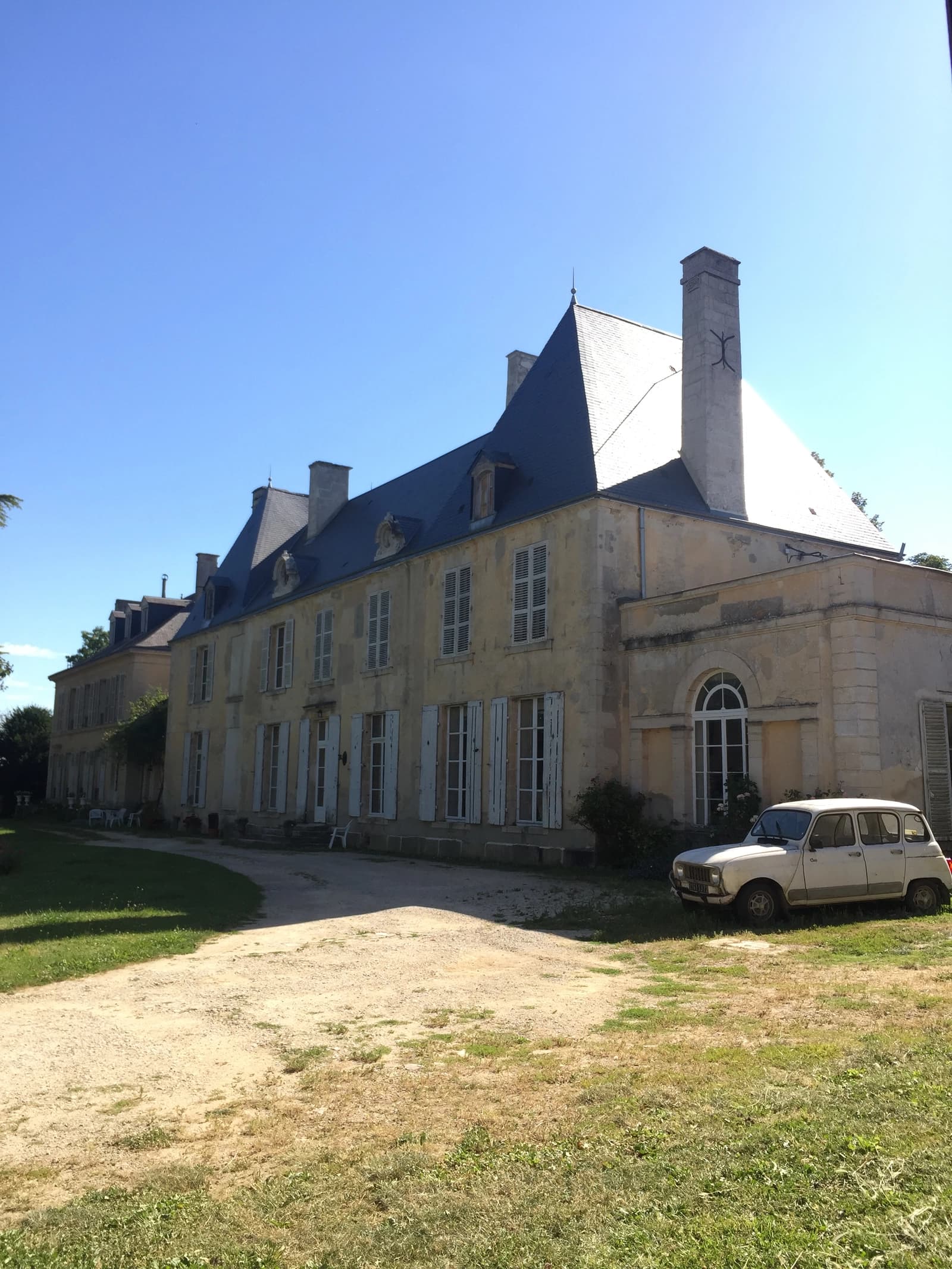 Space Charming château in Le Perche 2 hours from Paris - 0